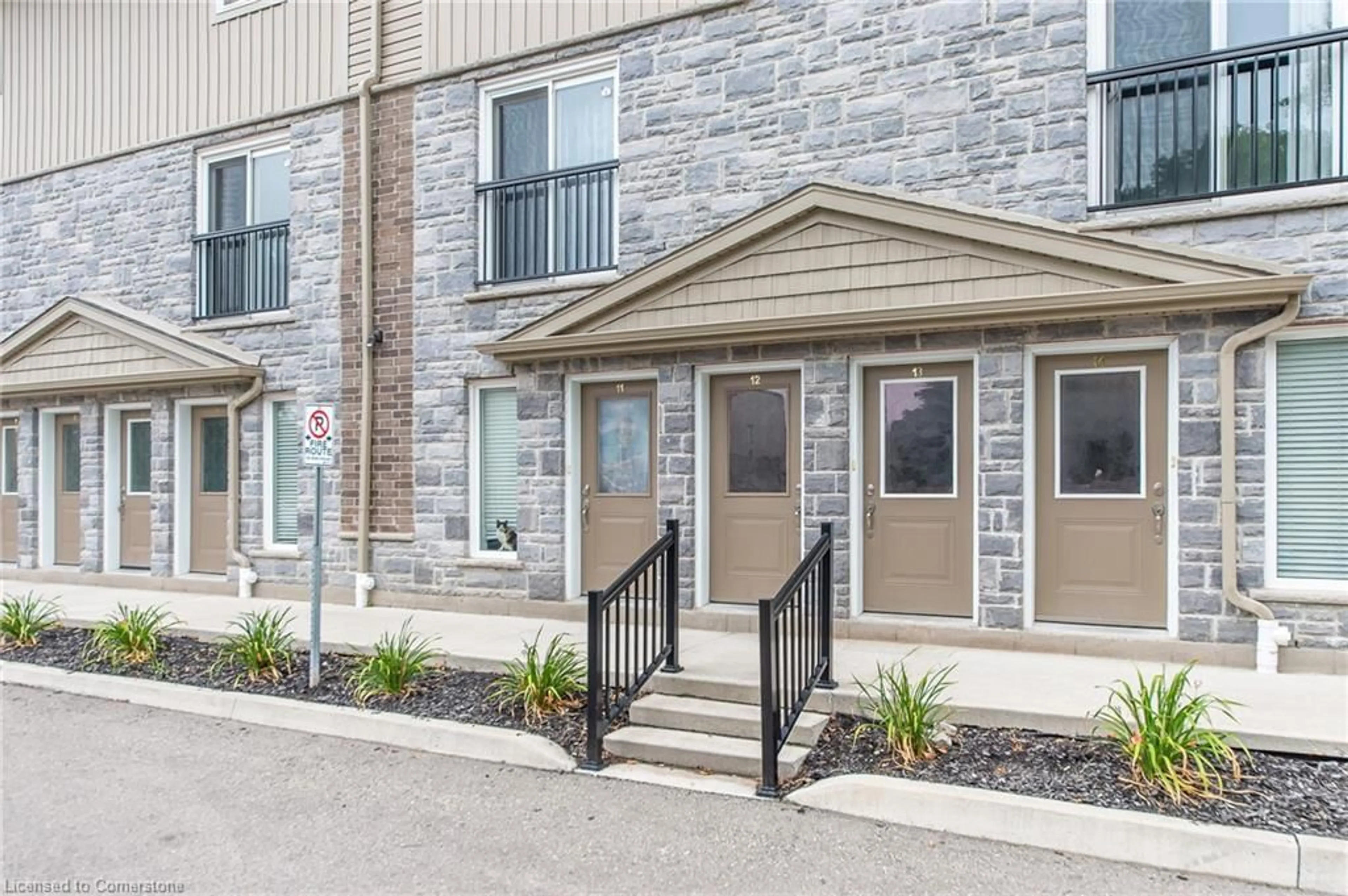 Unknown for 122 Courtland Ave #4, Kitchener Ontario N2G 0B8