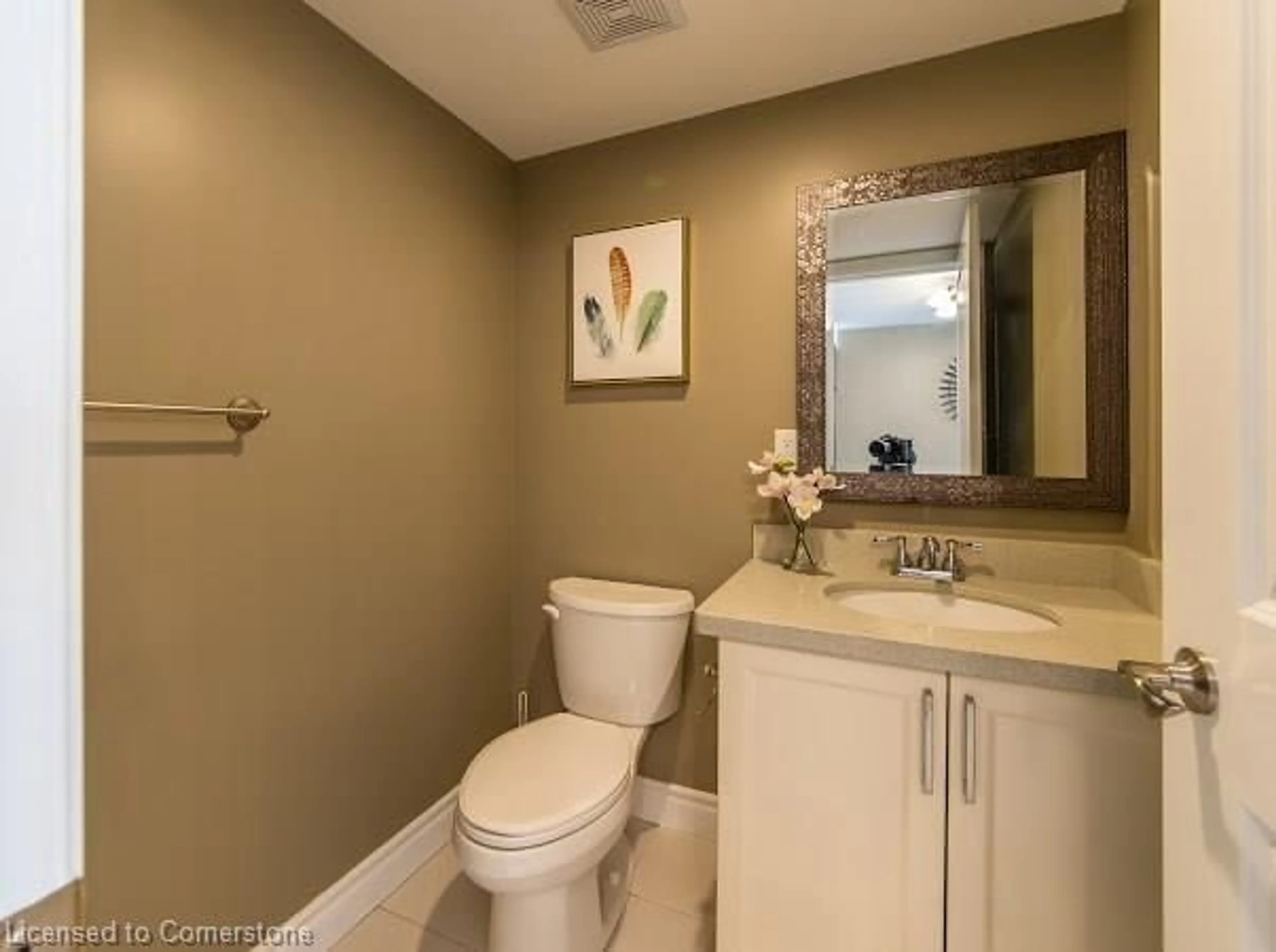 Standard bathroom, ceramic/tile floor for 122 Courtland Ave #4, Kitchener Ontario N2G 0B8