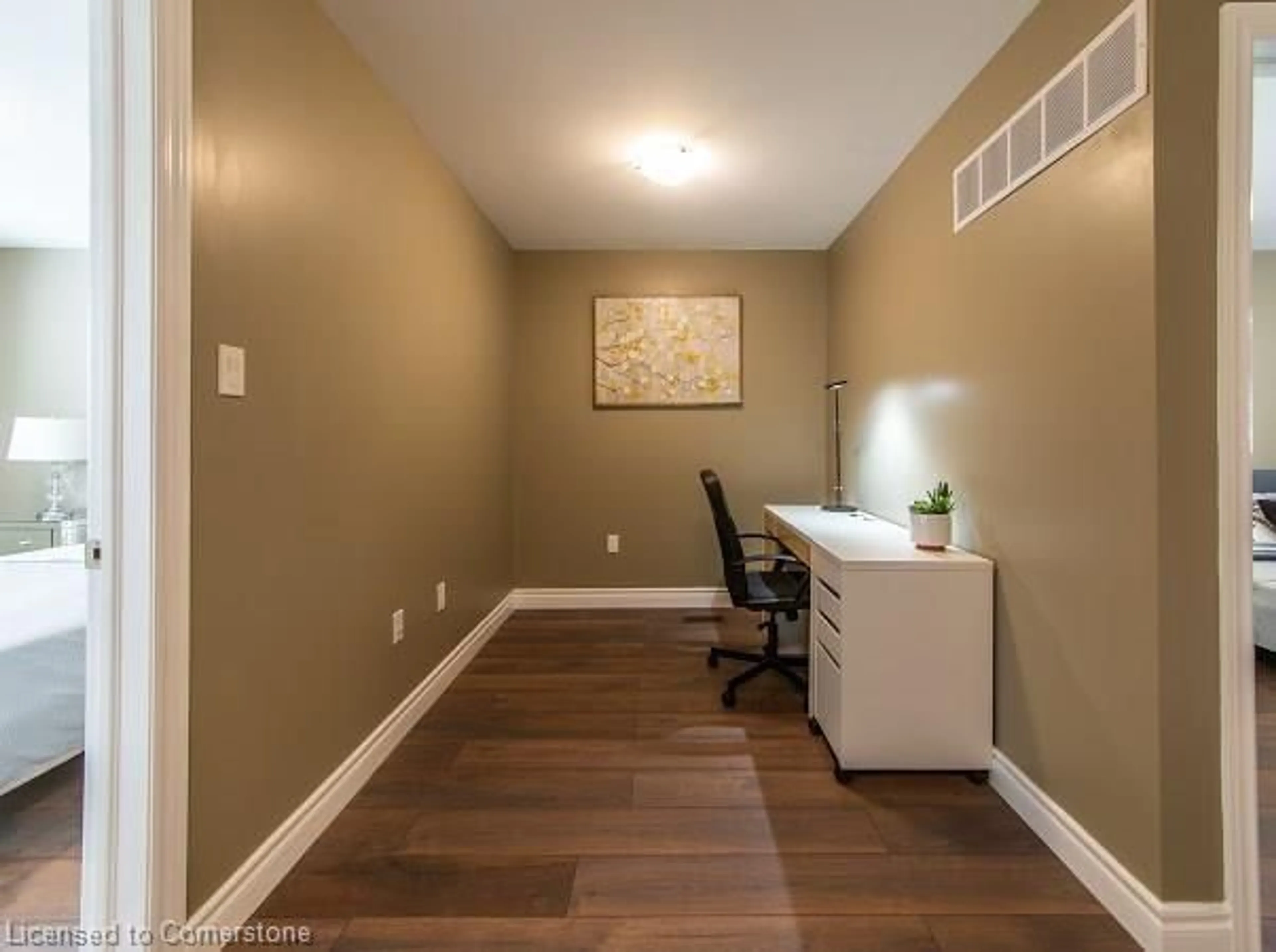 A pic of a room for 122 Courtland Ave #4, Kitchener Ontario N2G 0B8