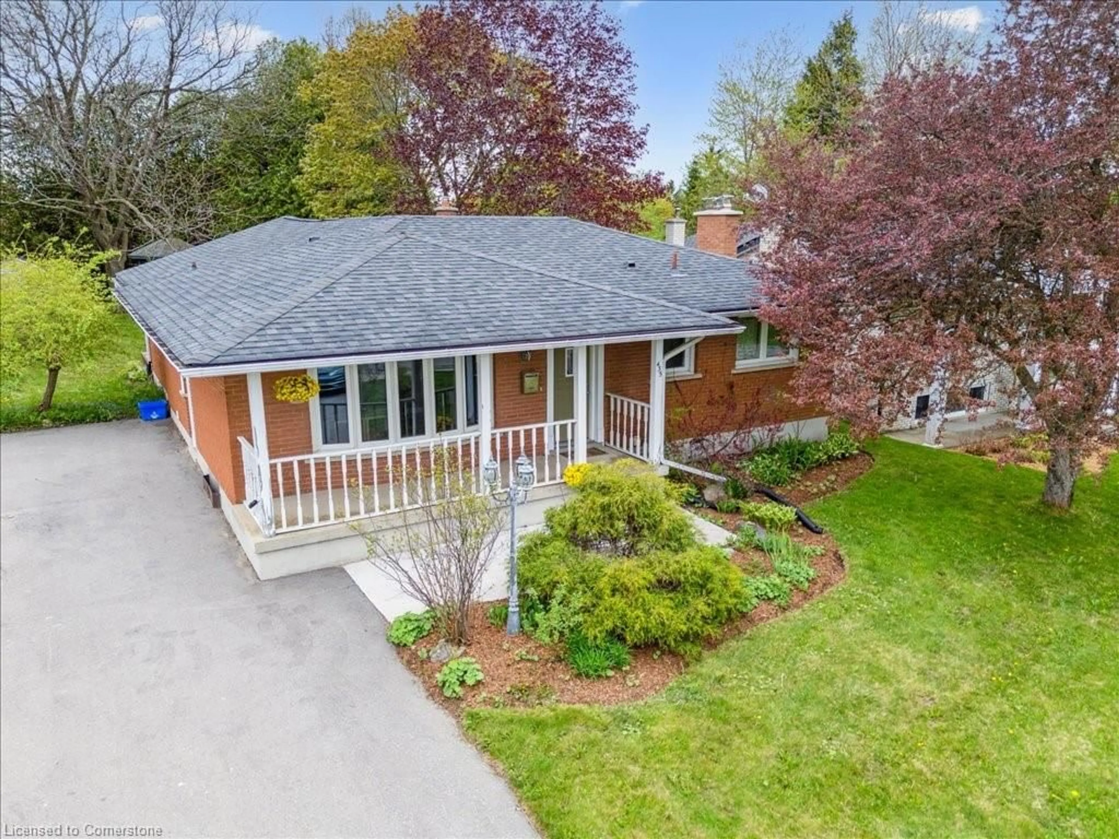 A pic from outside/outdoor area/front of a property/back of a property/a pic from drone, street for 435 Scotland St, Fergus Ontario N1M 2B7