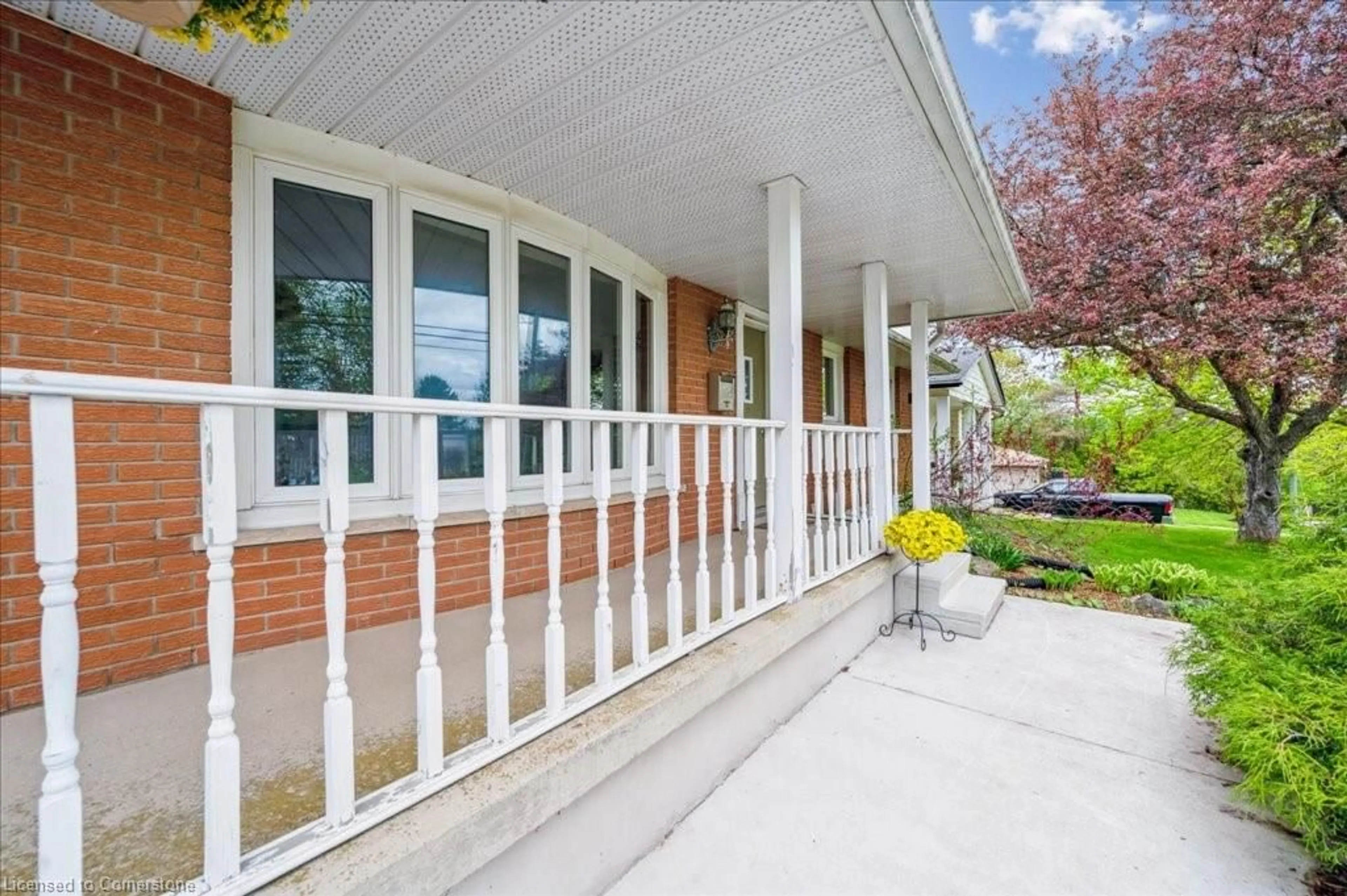 Patio, street for 435 Scotland St, Fergus Ontario N1M 2B7