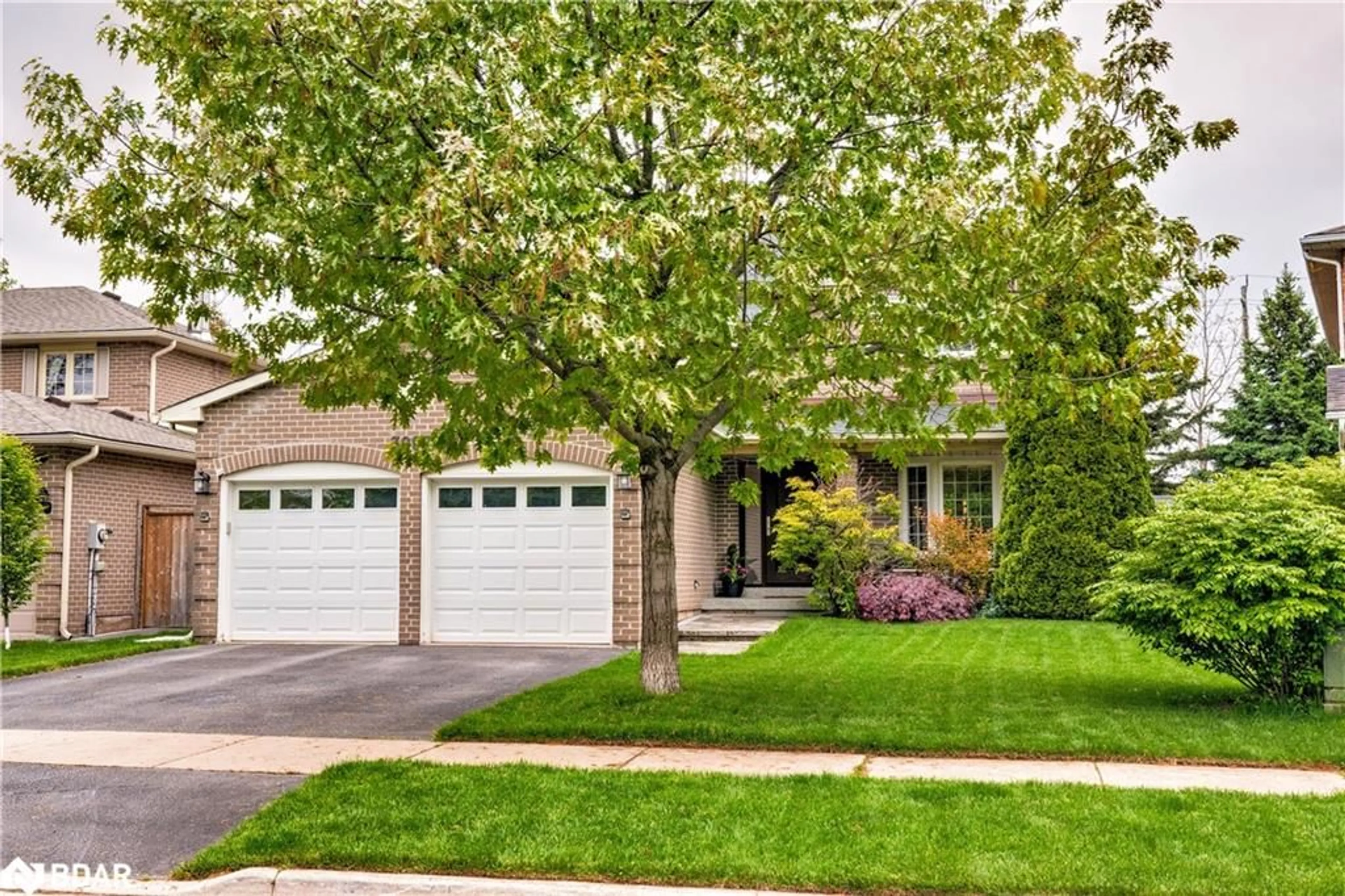 Home with brick exterior material, street for 3097 Swansea Dr, Oakville Ontario L6L 6H7