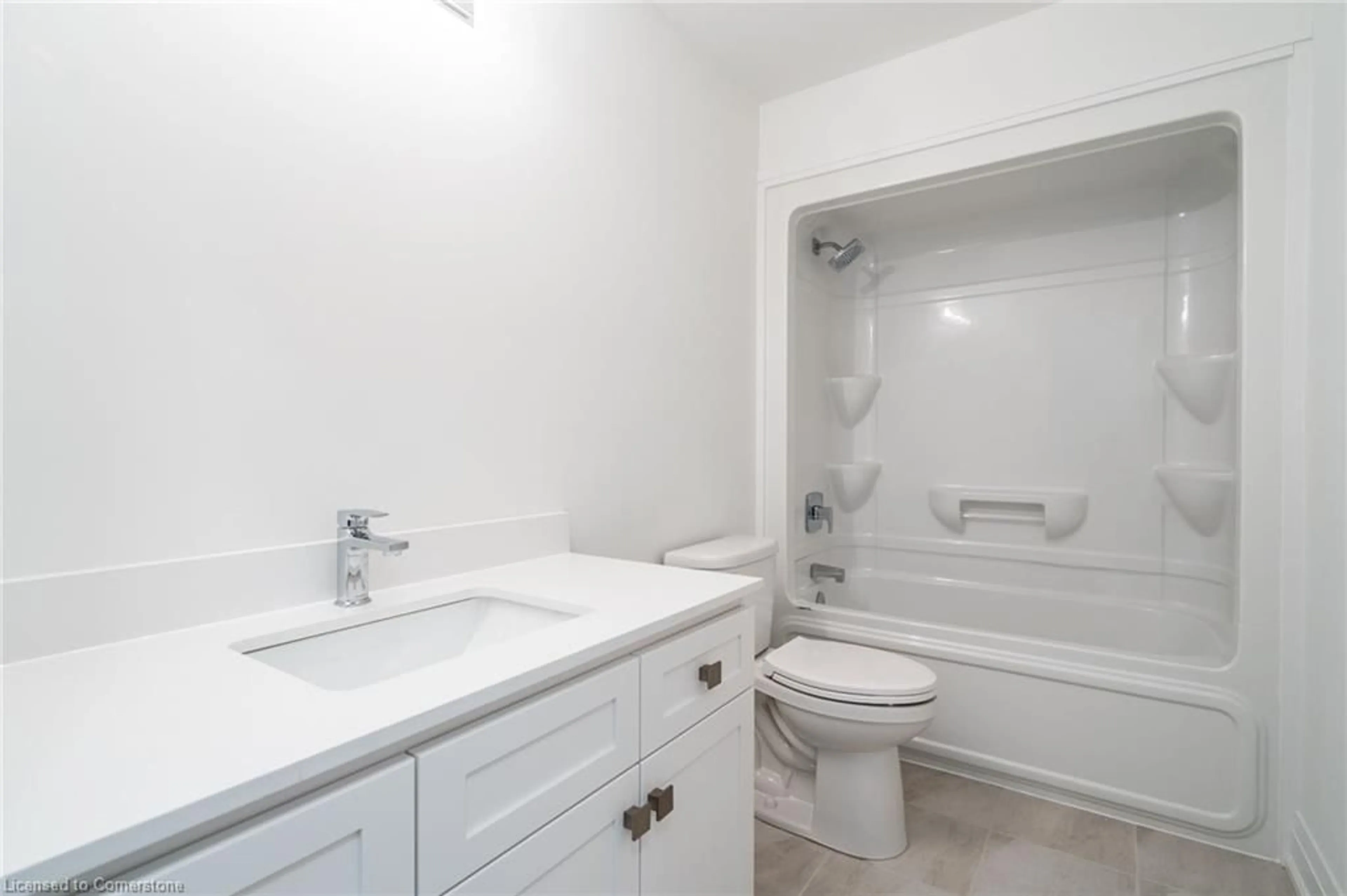 Standard bathroom, ceramic/tile floor for 18 Clear Valley Dr, Hamilton Ontario L0R 1W0