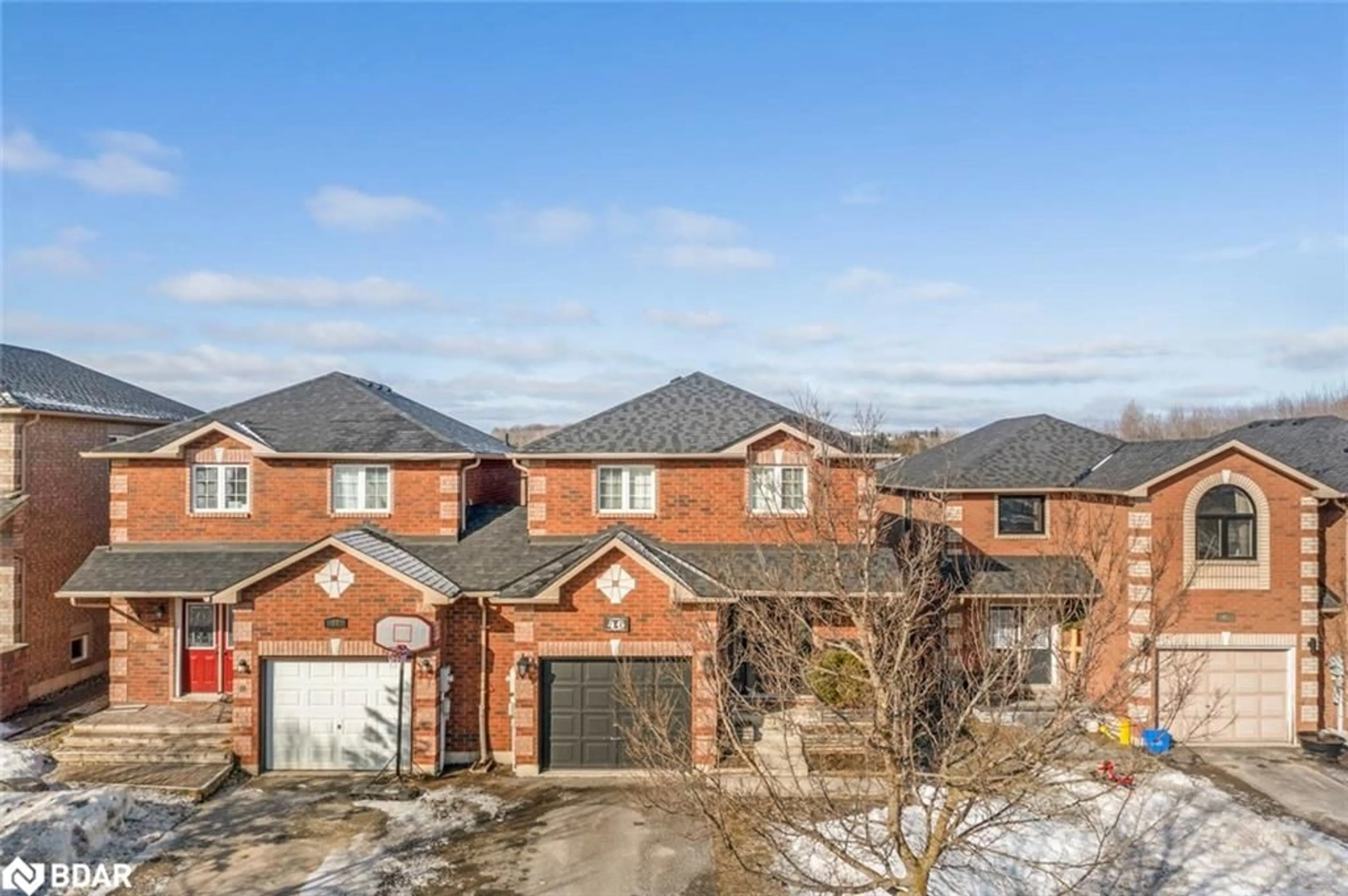 A pic from outside/outdoor area/front of a property/back of a property/a pic from drone, street for 46 Bartor Blvd, Barrie Ontario L4N 5Y6