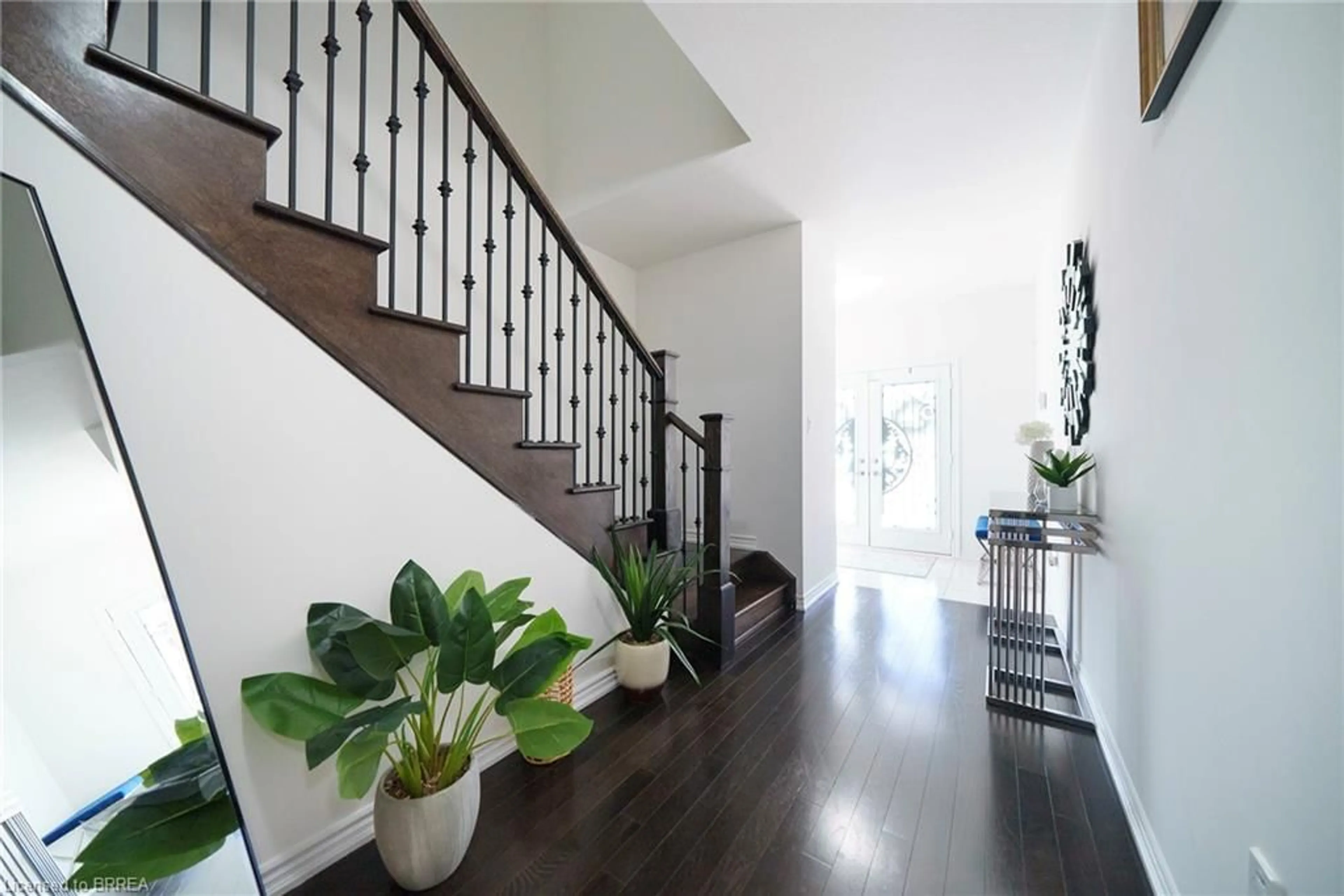 Indoor entryway for 4 Sleeth St, Brantford Ontario N3S 7V4