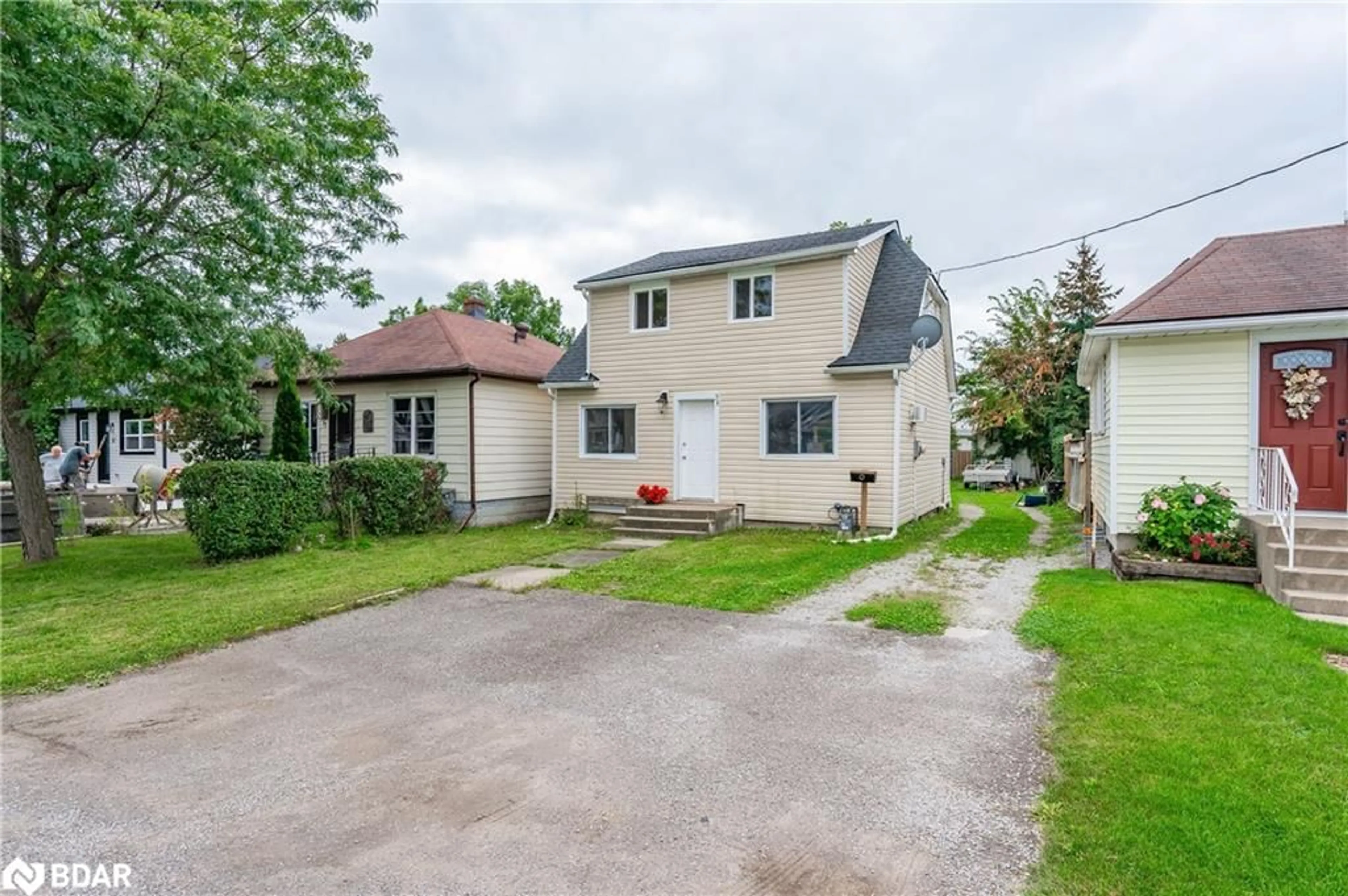 A pic from outside/outdoor area/front of a property/back of a property/a pic from drone, street for 53 Kinsey St, St. Catharines Ontario L2S 1E2