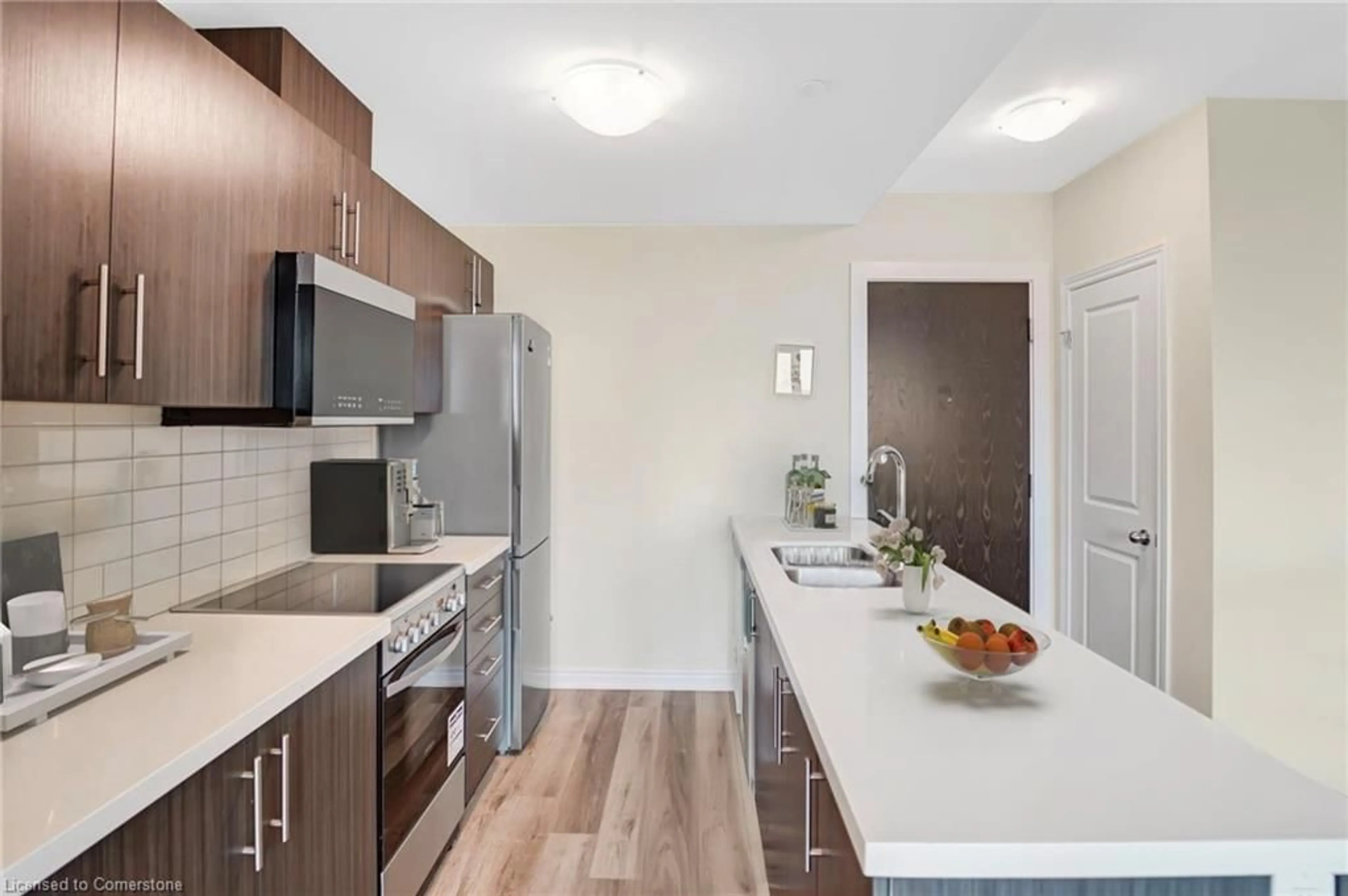 Standard kitchen, unknown for 2750 King St #505, Hamilton Ontario L8G 1J4