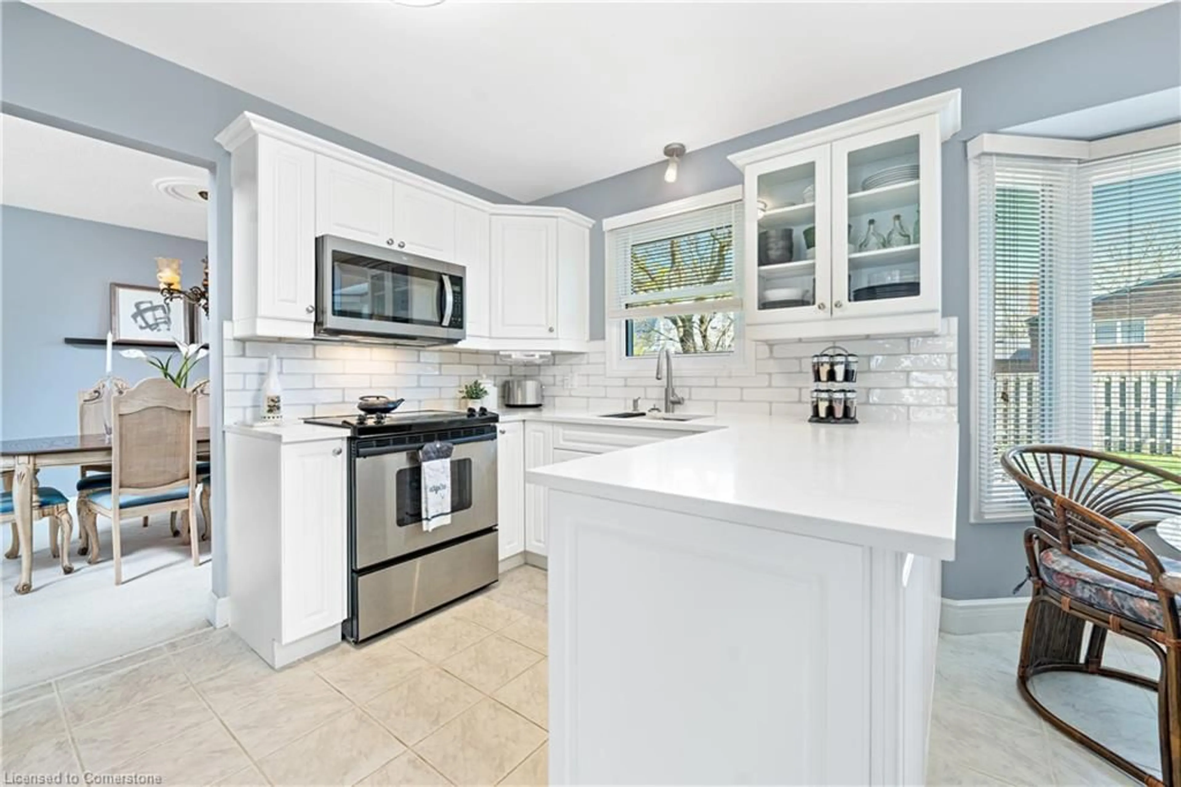Open concept kitchen, ceramic/tile floor for 8 Coupland Crt, Welland Ontario L3C 6M7