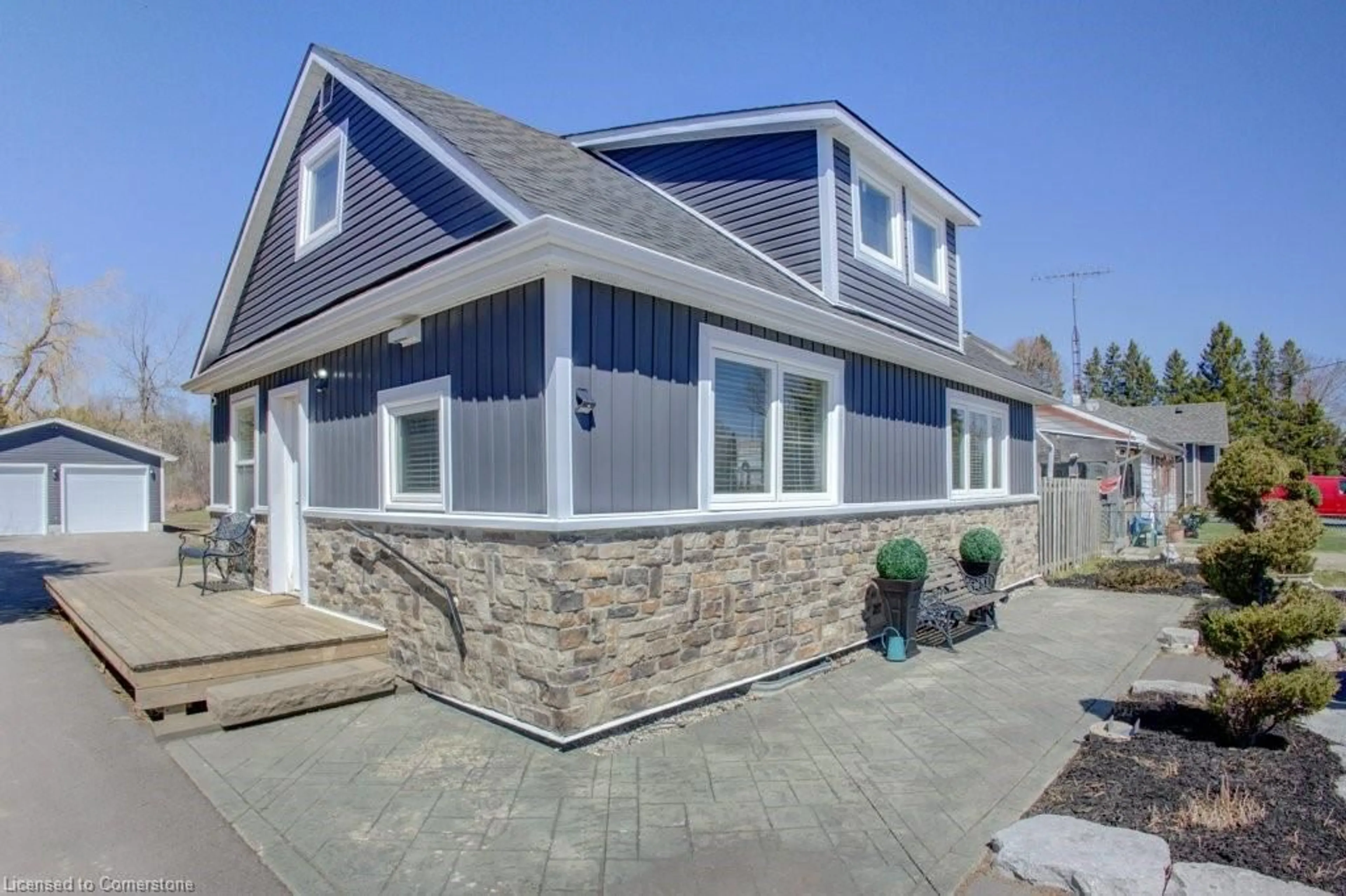 Home with vinyl exterior material, street for 9488 Wellington Road 124, Erin Ontario N0B 1T0