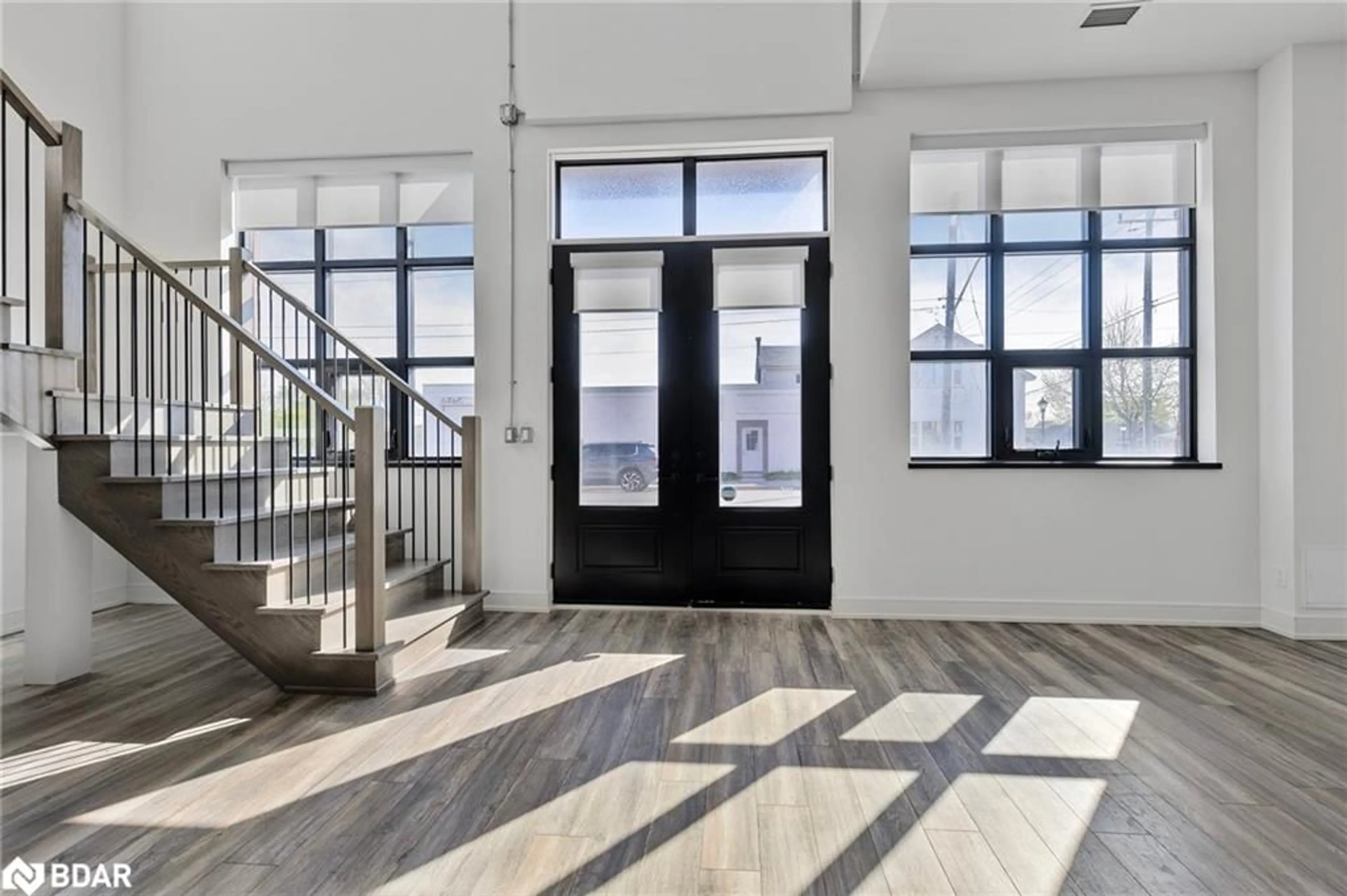 Indoor entryway for 21 Matchedash Street St #105, Orillia Ontario L3V 4W4