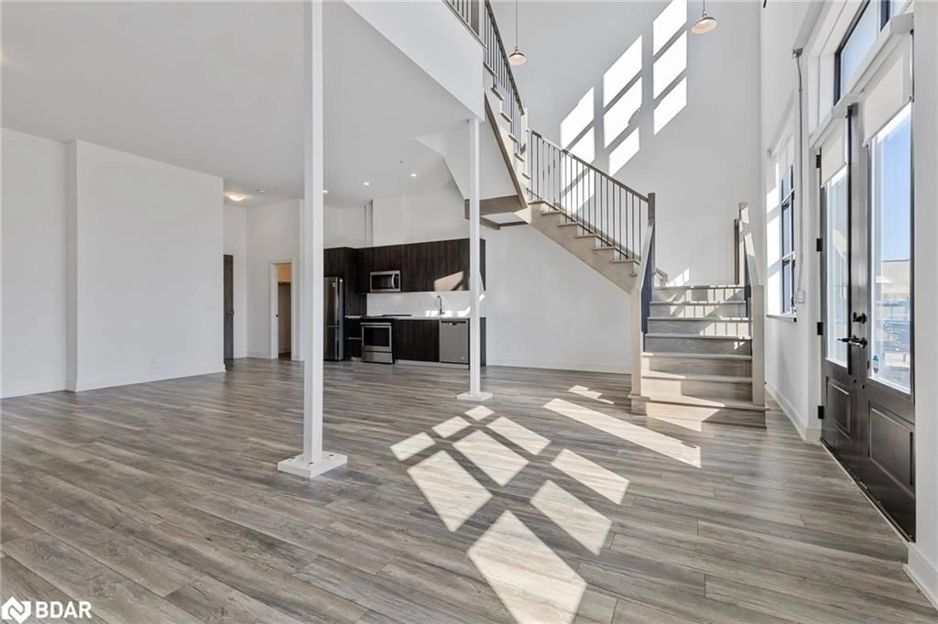Indoor foyer for 21 Matchedash Street St #105, Orillia Ontario L3V 4W4