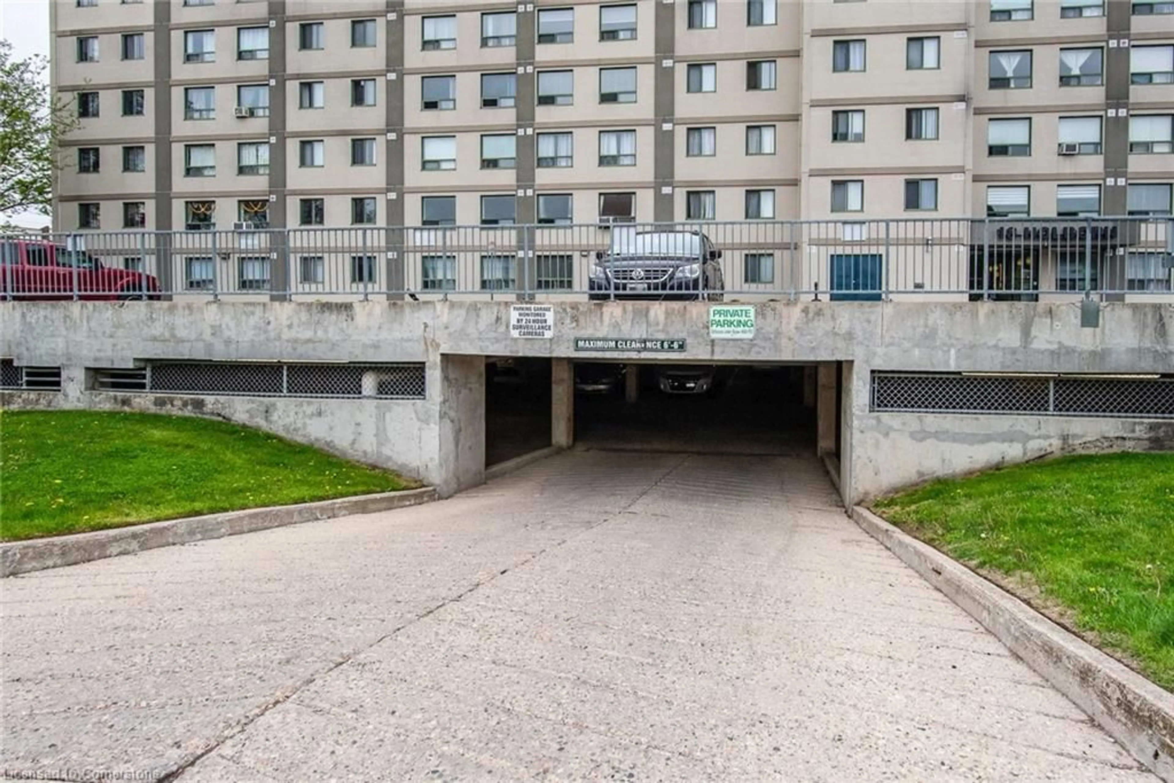 Patio, street for 18 Holborn Crt #611, Kitchener Ontario N2A 4A1