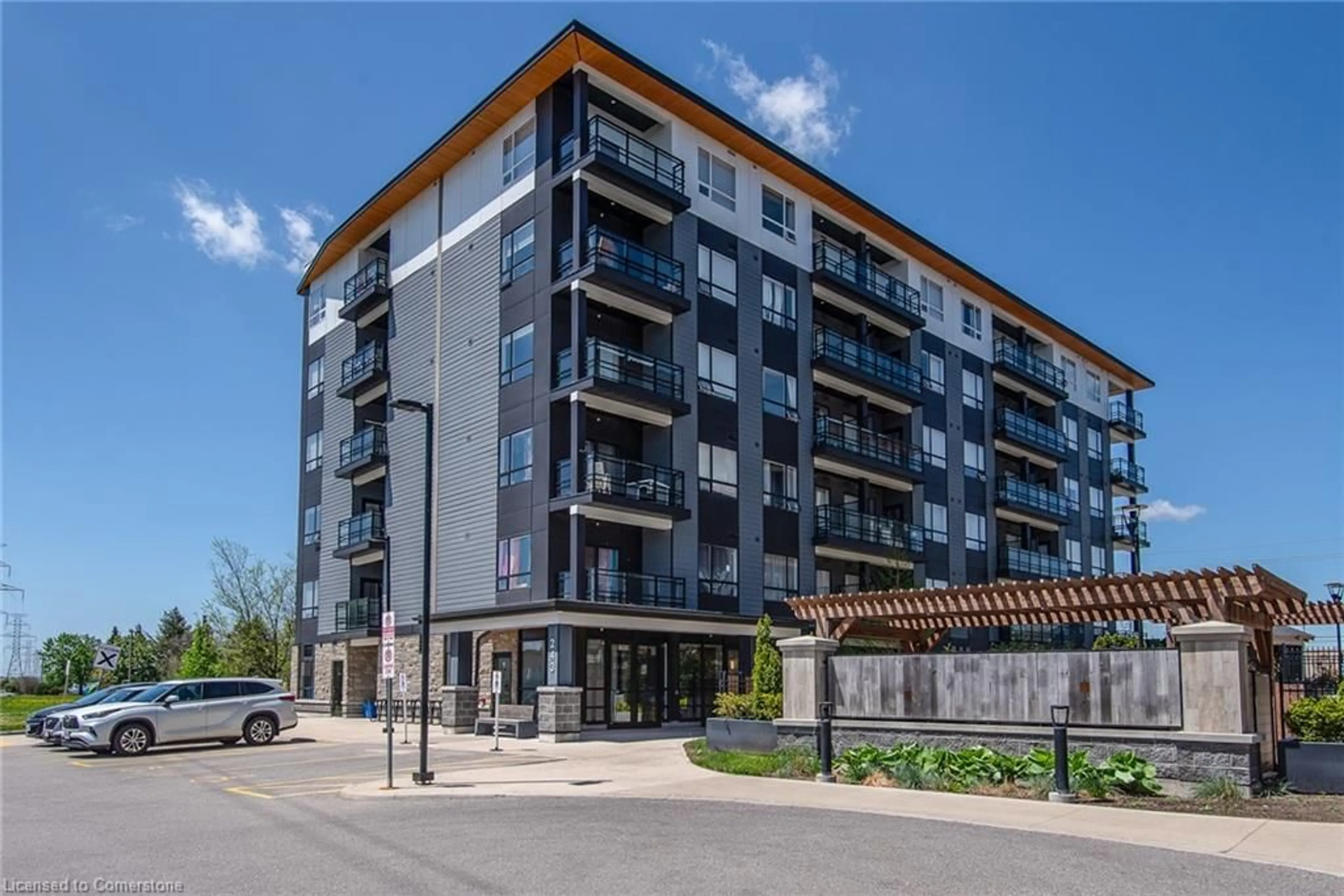 Patio, building for 243 Northfield Dr #106, Waterloo Ontario N2K 0H2