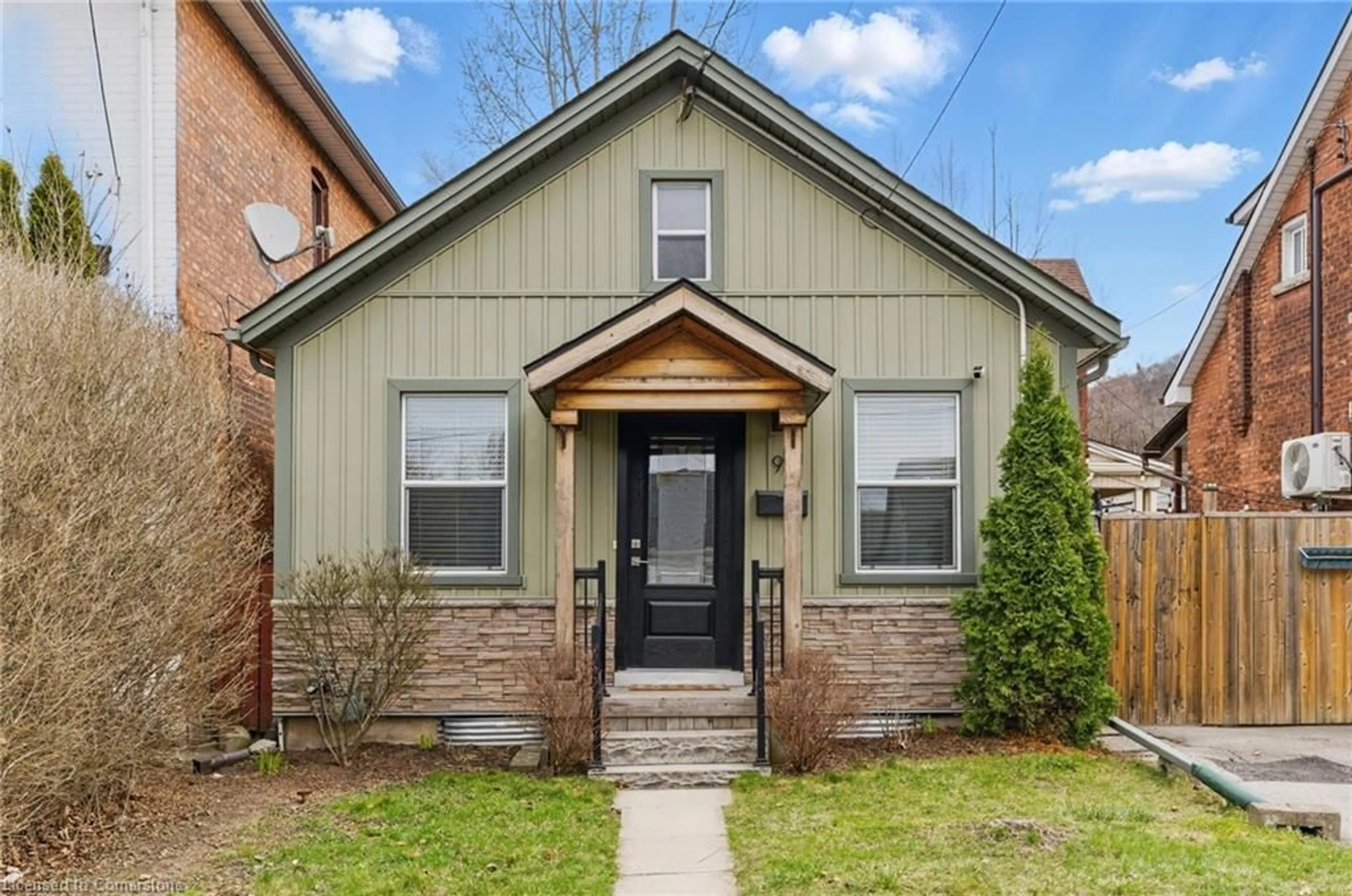 Home with brick exterior material, street for 91 Aurora St, Hamilton Ontario L8N 2P6