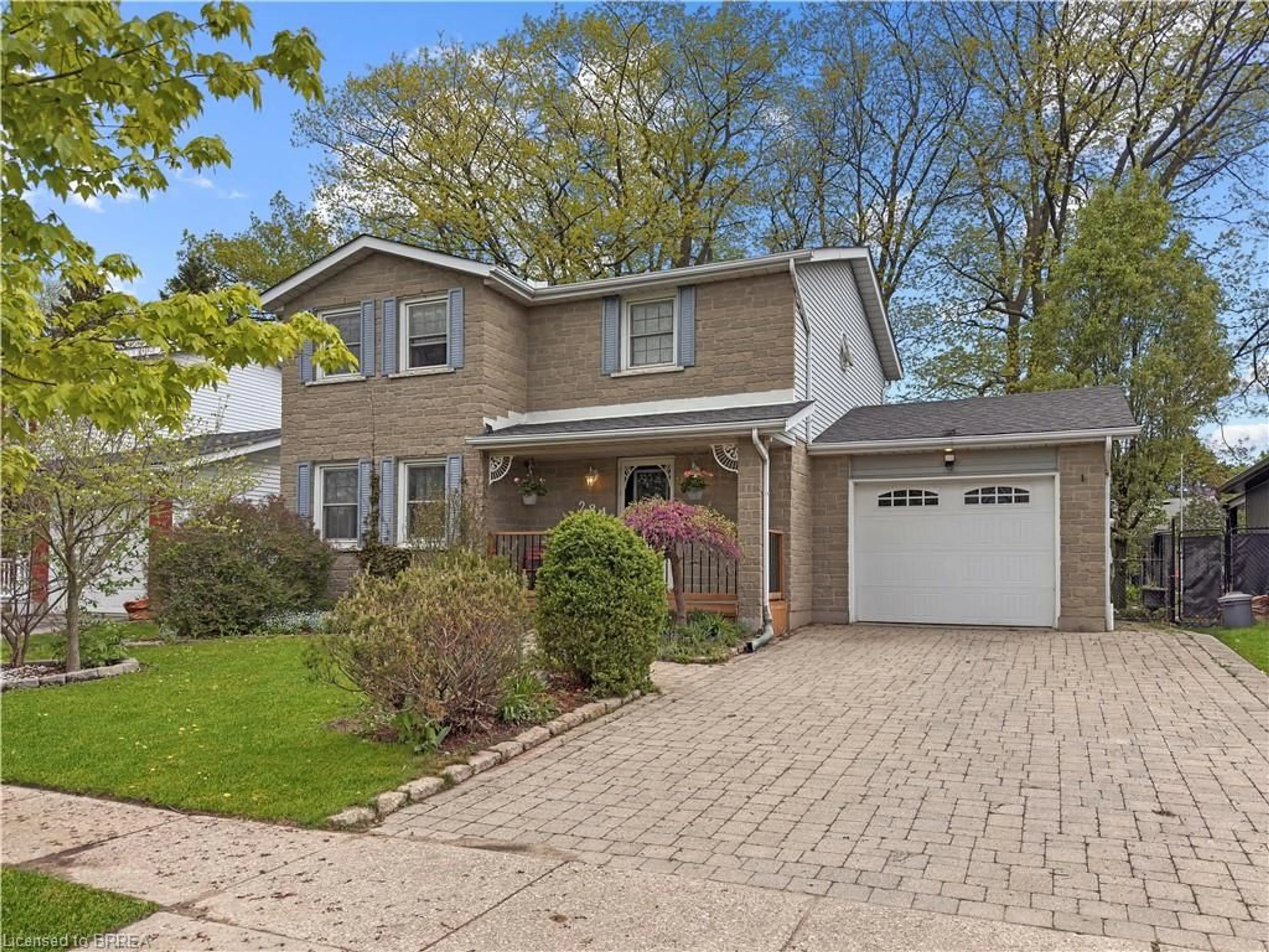 Home with vinyl exterior material, street for 284 Grand Ridge Dr, Cambridge Ontario N1S 4X1