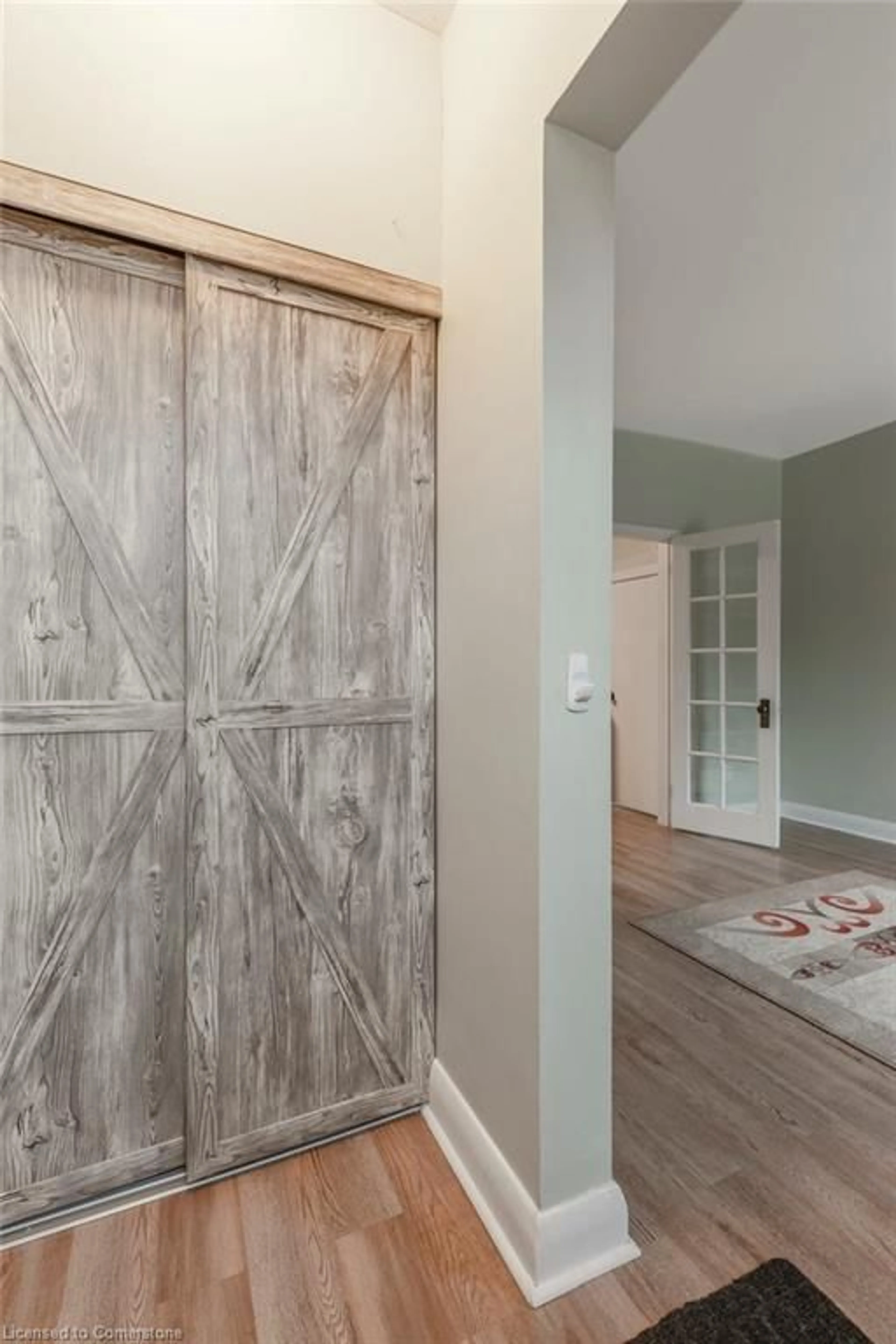 Indoor entryway for 196 Bold St, Hamilton Ontario L8P 1V6