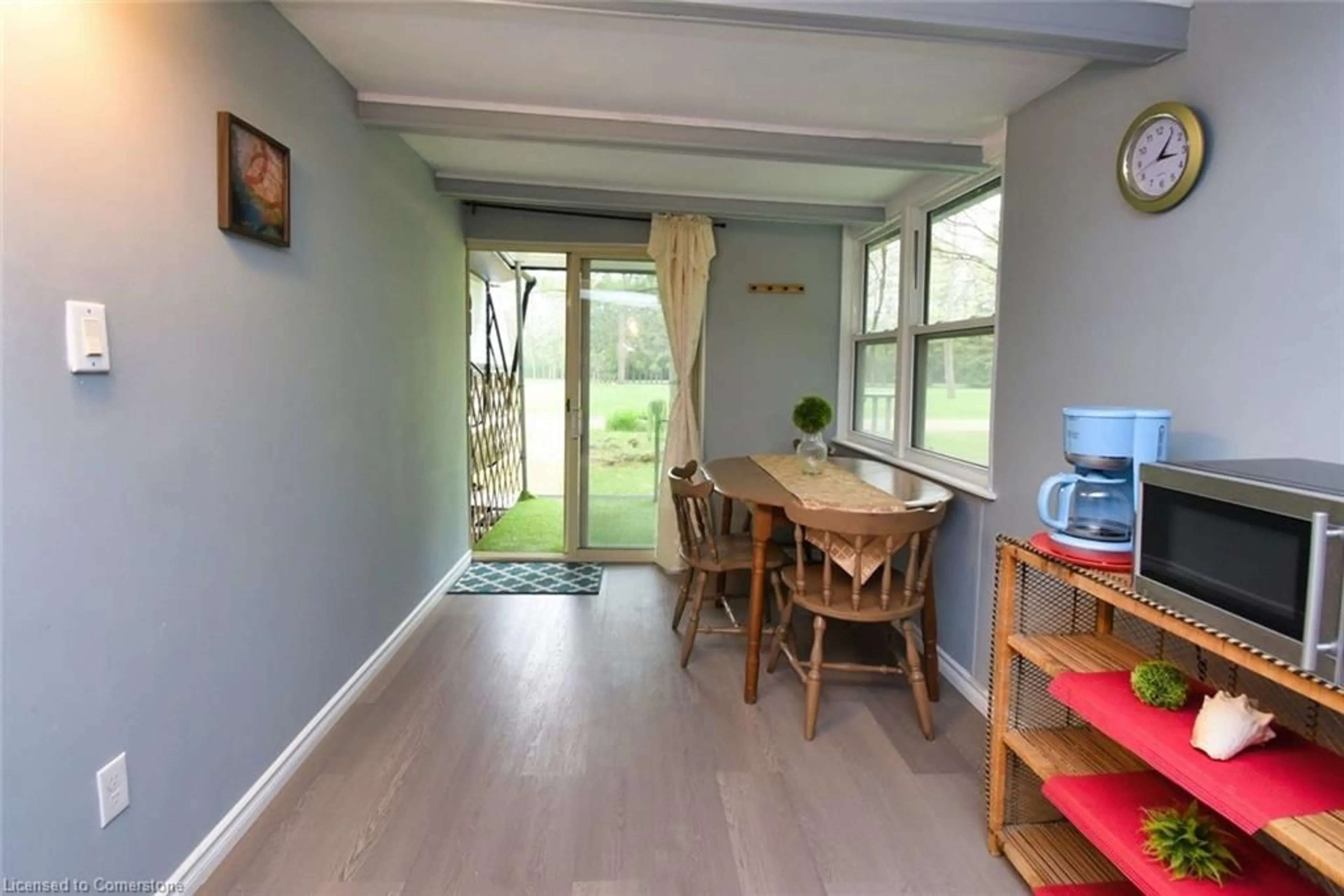 Dining room, wood/laminate floor for 85 Eddie Lane, Flamborough Ontario L0R 1K0