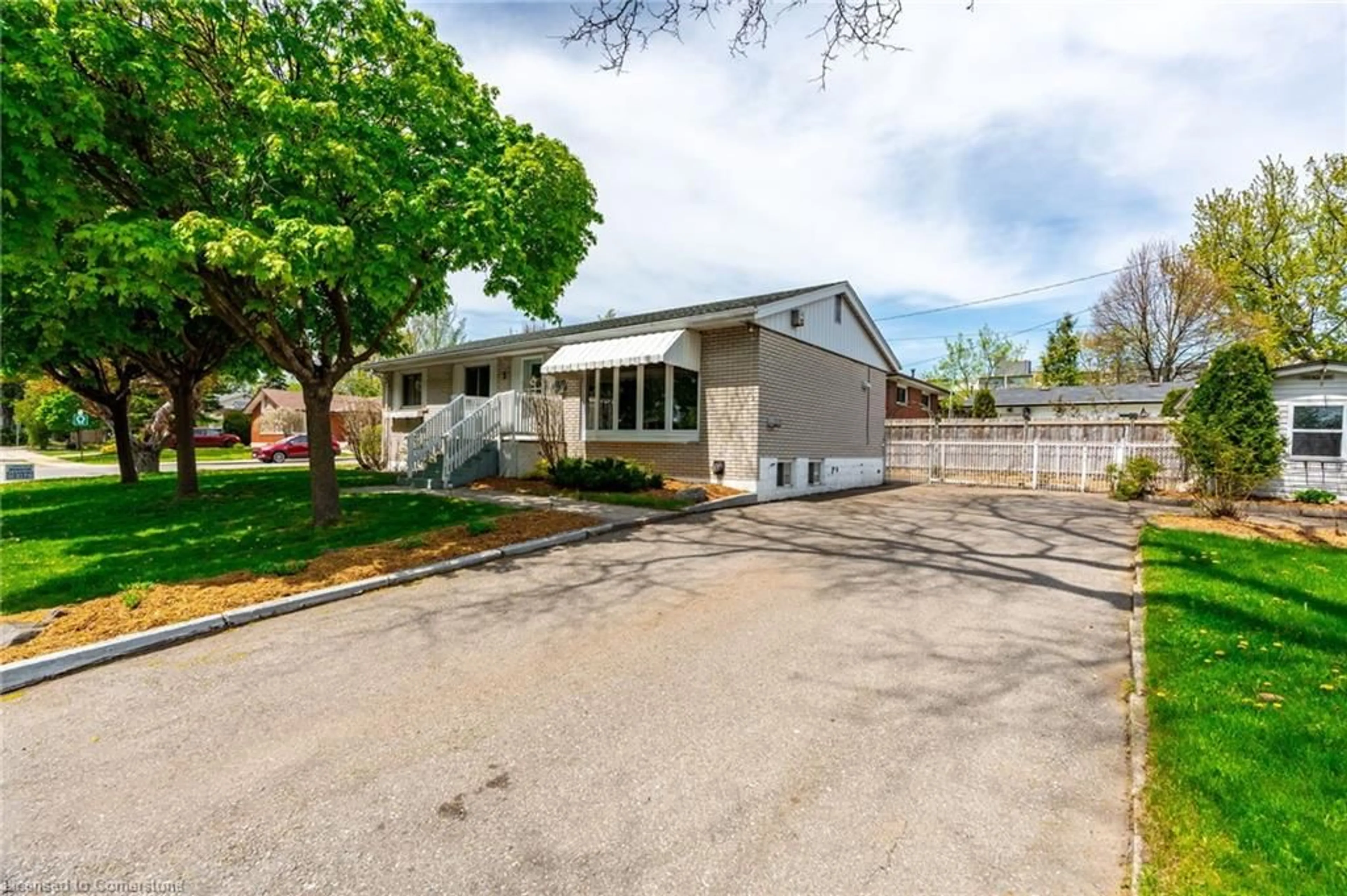 Unknown for 3 Tanager Ave, Hamilton Ontario L9A 2M2
