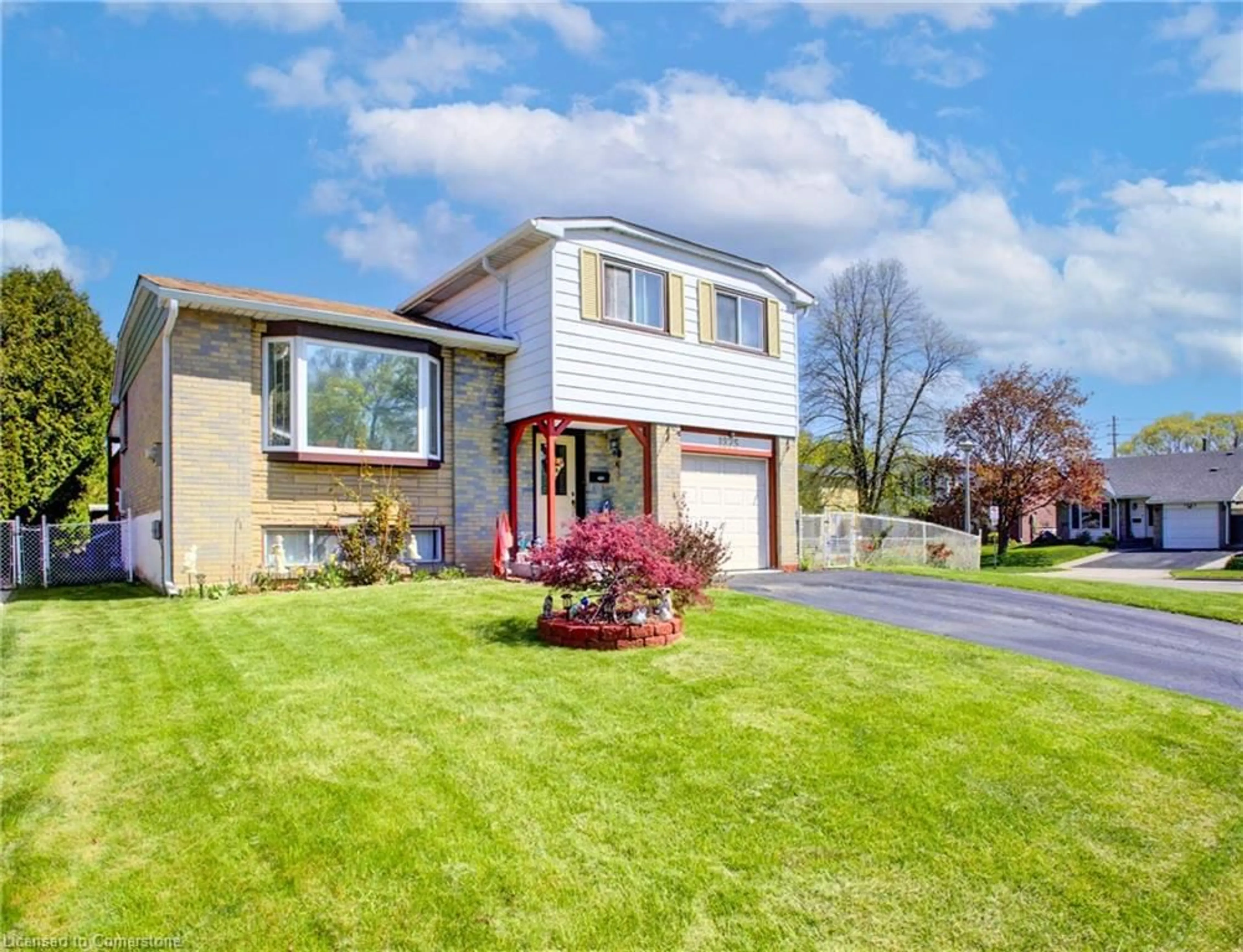 Home with brick exterior material, street for 1275 Dunbar Rd, Cambridge Ontario N3H 4Z6