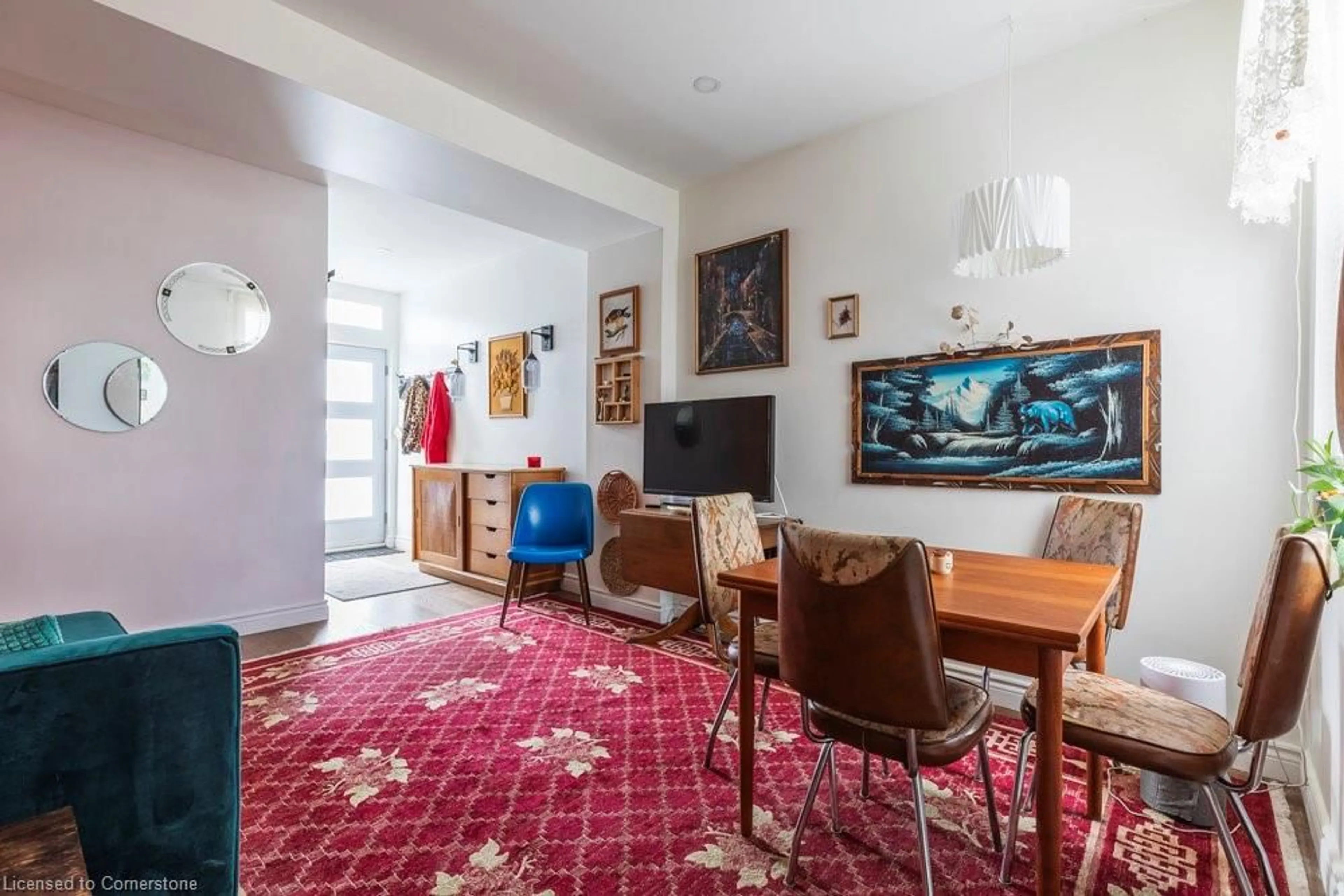 Dining room, carpet floor for 279 Wilson St, Hamilton Ontario L8L 1S2