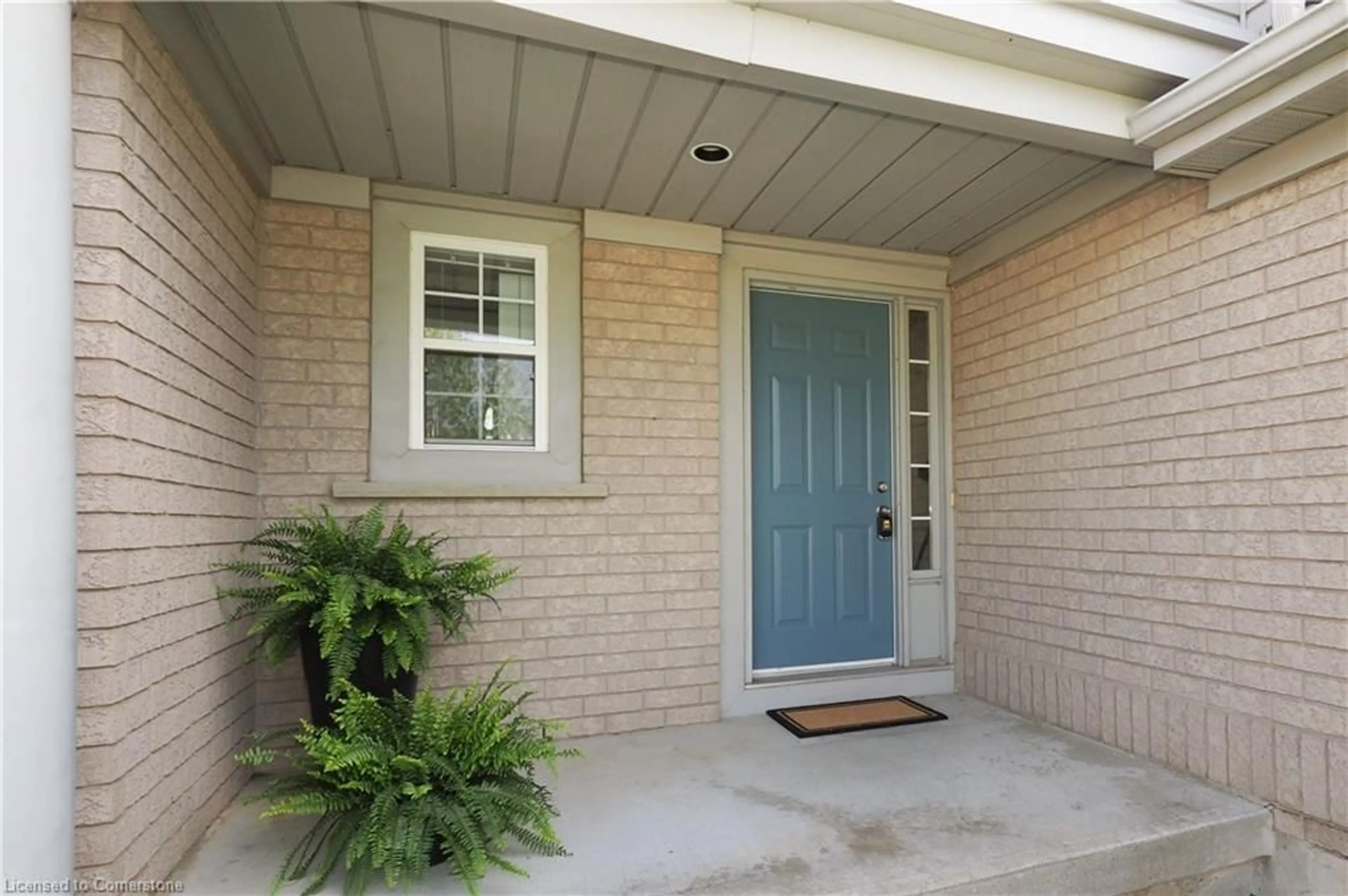 Indoor entryway for 502 Mayflower St, Waterloo Ontario N2K 3Y7