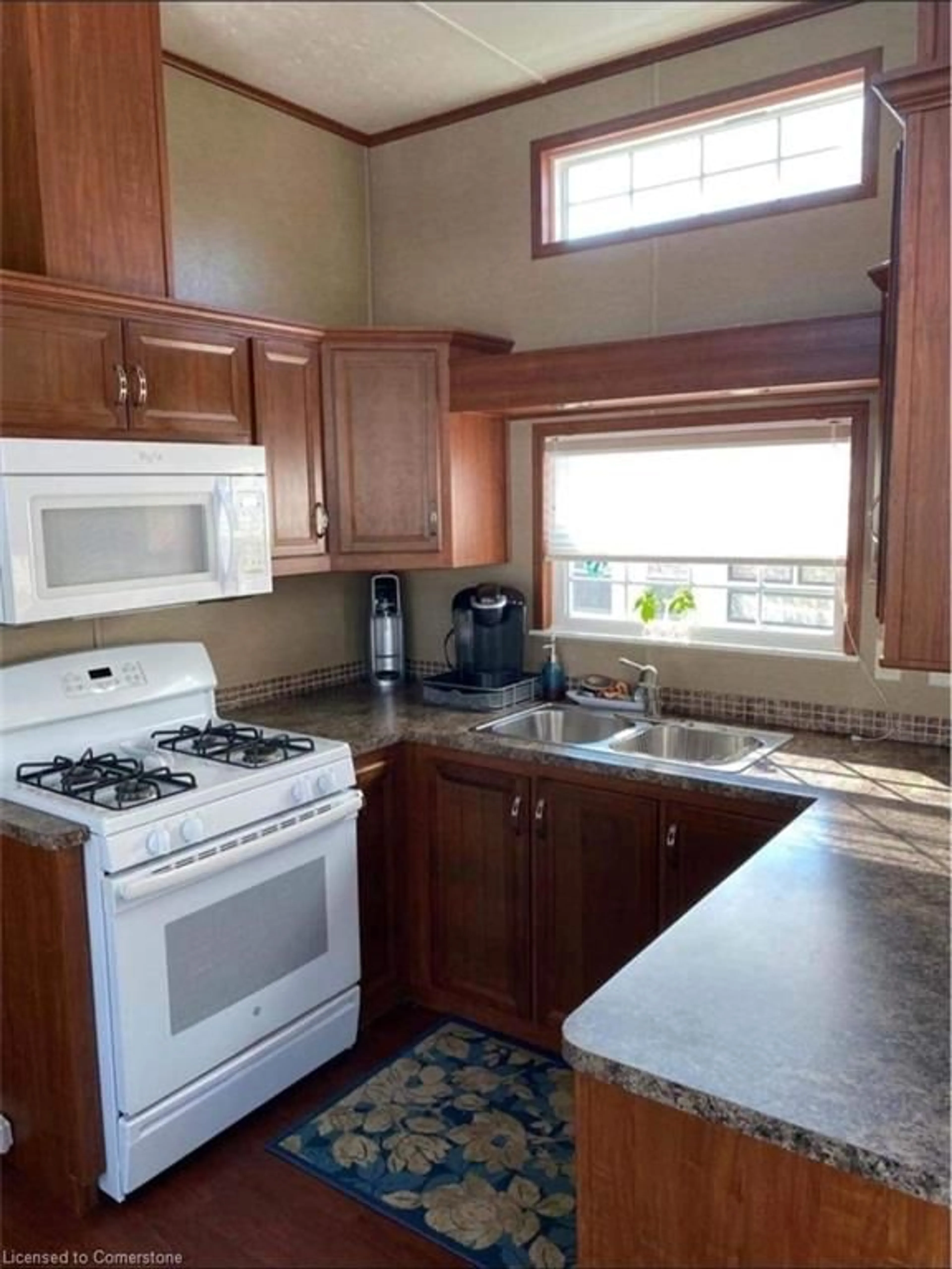 Standard kitchen, unknown for 580 Beaver Creek Rd #249, Waterloo Ontario N2J 3Z4