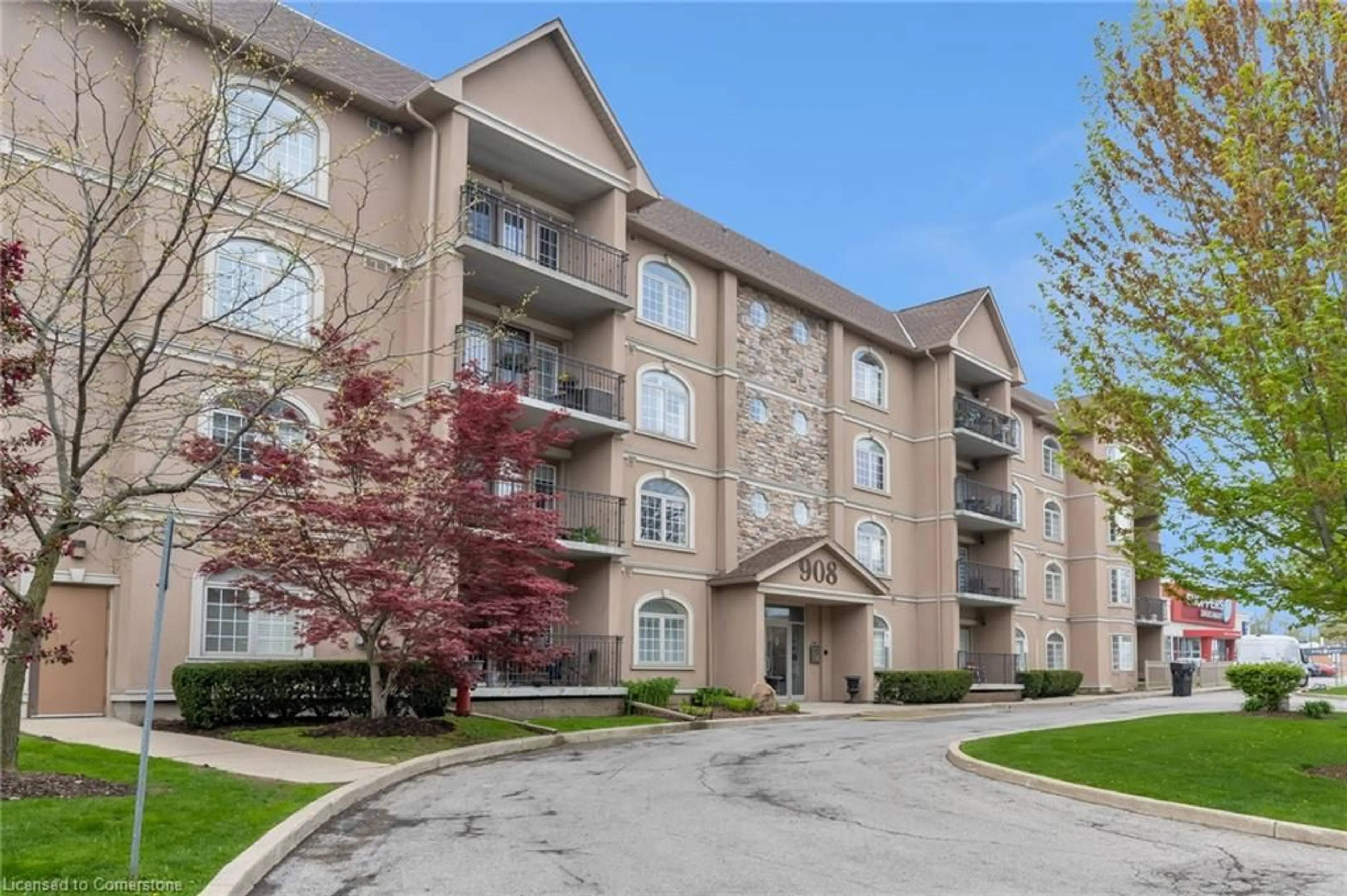 Patio, unknown for 908 Mohawk Rd #107, Hamilton Ontario L8T 2R8