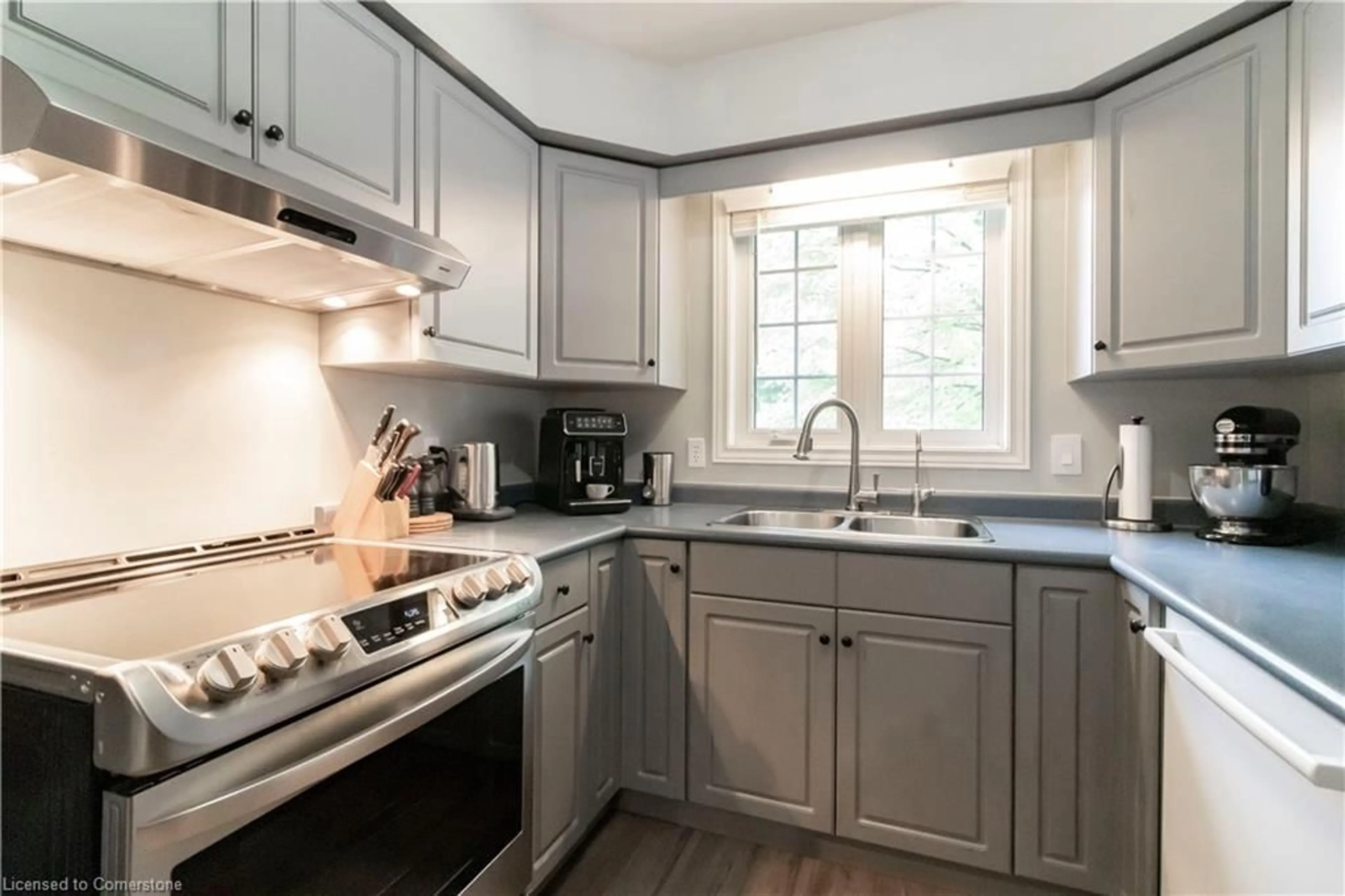 Standard kitchen, unknown for 229 Baker St #3, Waterloo Ontario N2T 2R4