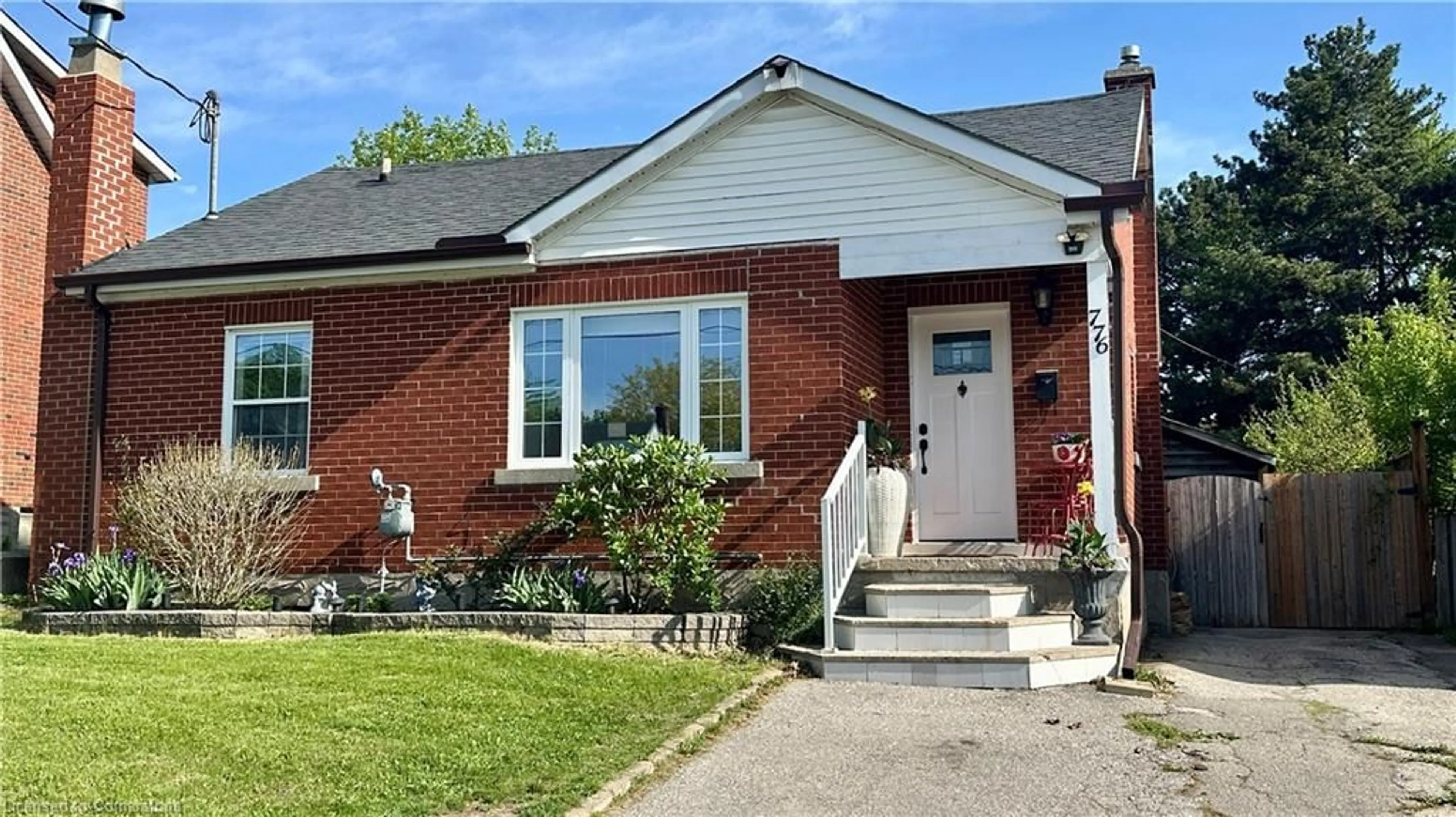 Home with brick exterior material, street for 776 Elizabeth St, Kitchener Ontario N2H 6H5