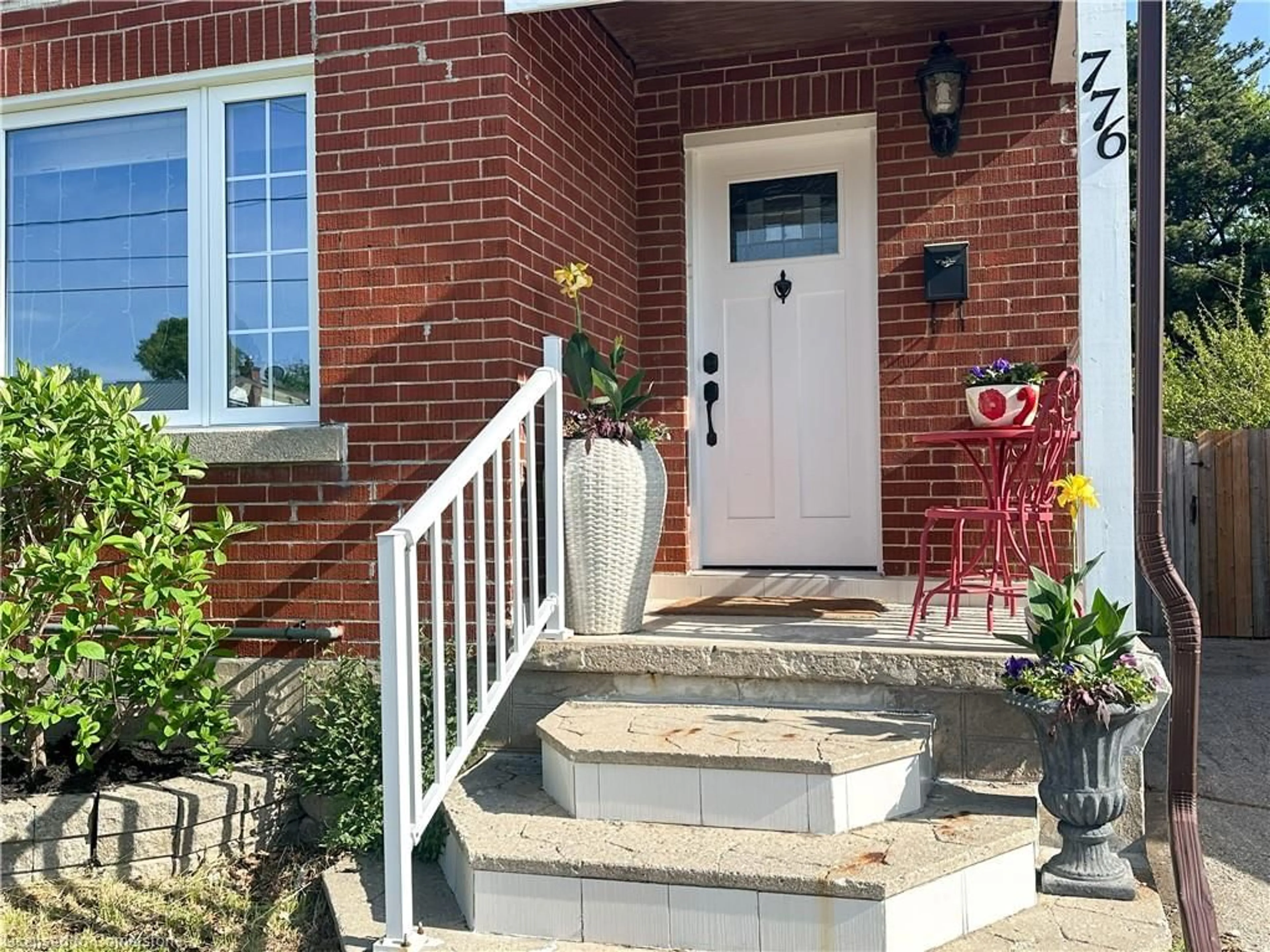 Unknown for 776 Elizabeth St, Kitchener Ontario N2H 6H5