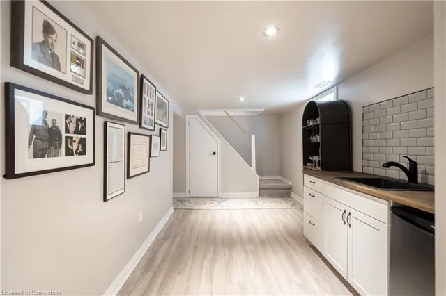 Additional property image - 105 Tragina Ave