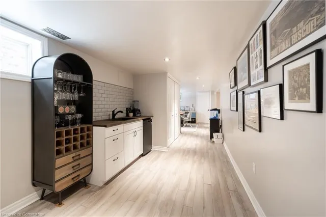 Additional property image - 105 Tragina Ave