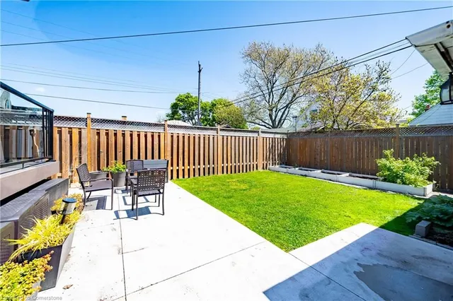 Additional property image - 105 Tragina Ave