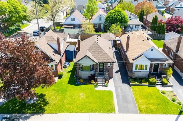 Additional property image - 105 Tragina Ave