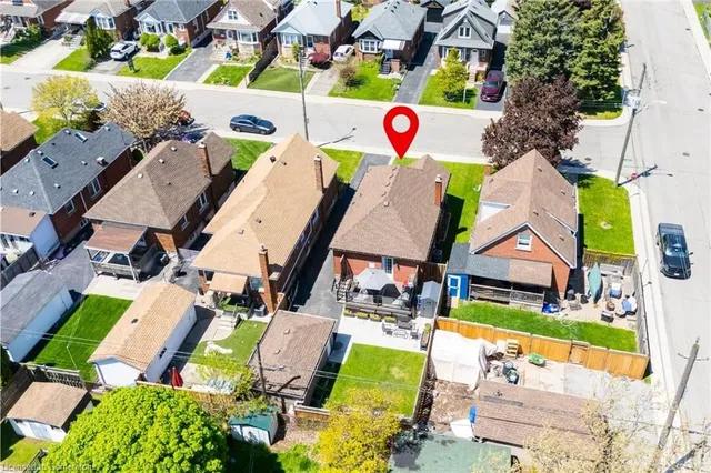 Additional property image - 105 Tragina Ave