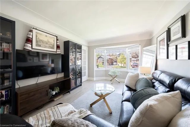 Additional property image - 105 Tragina Ave