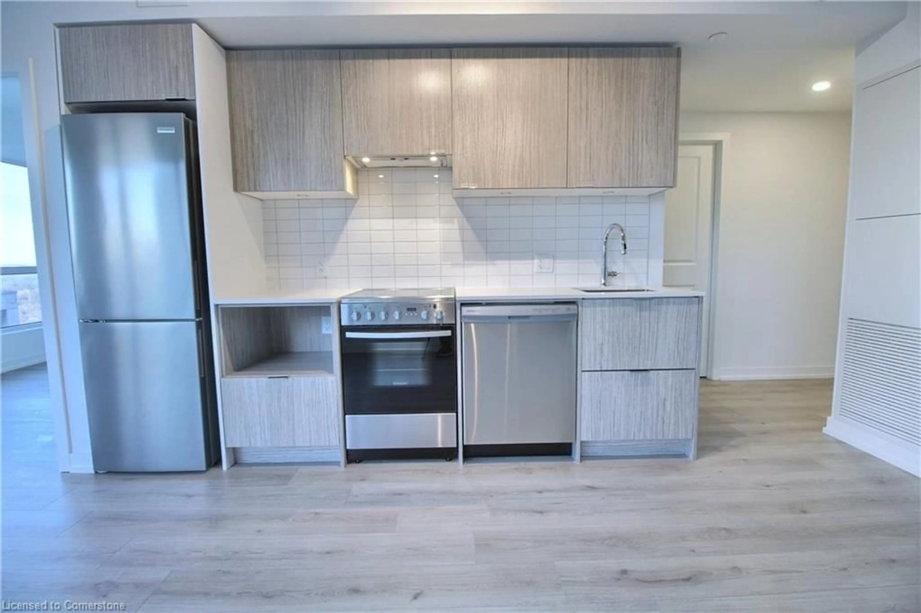 Standard kitchen, wood/laminate floor for 395 N/A St #1605, Toronto Ontario M4W 0B4
