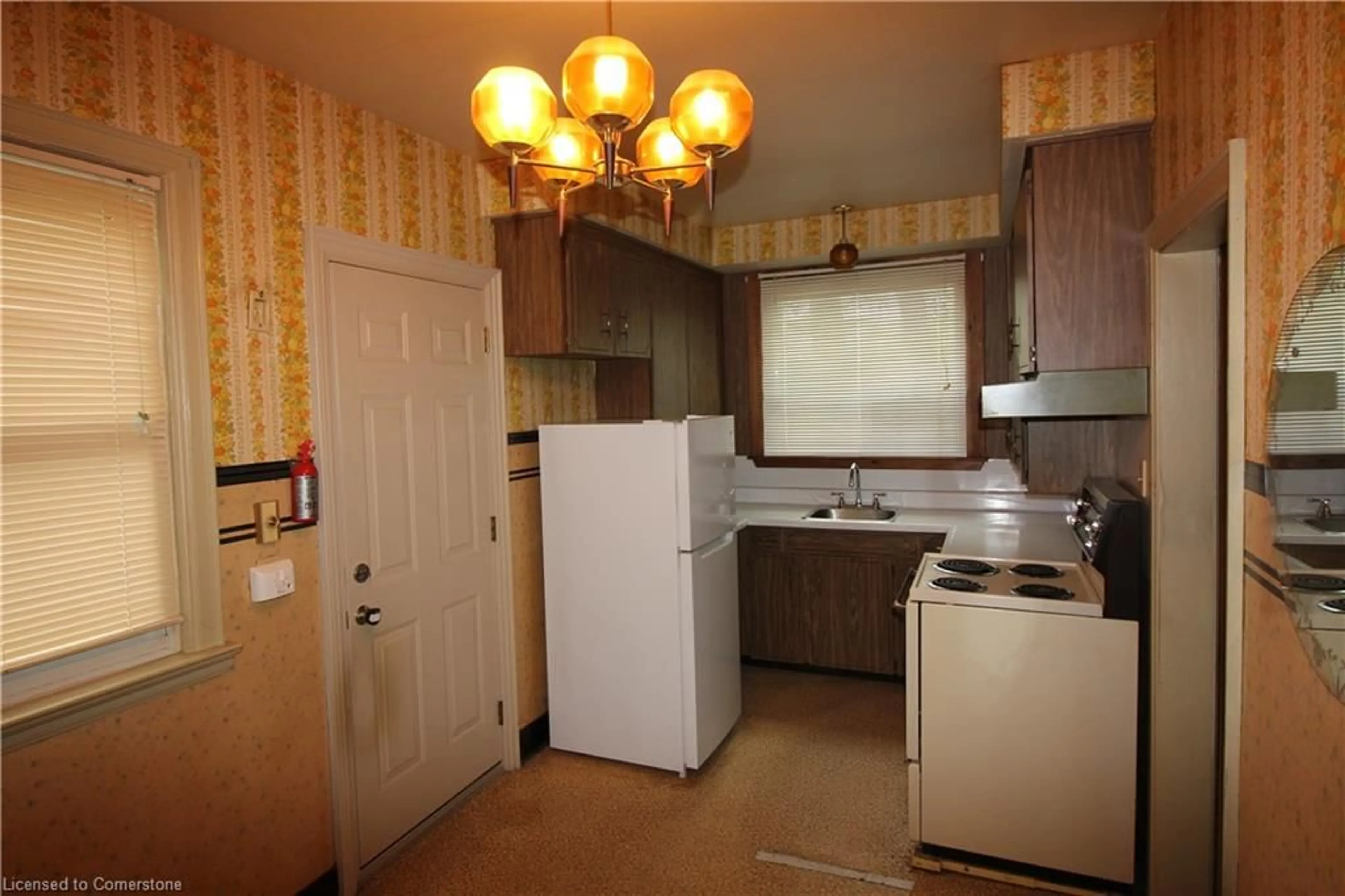 Standard kitchen, unknown for 38 Stuart Ave, St. Catharines Ontario L2R 1M9