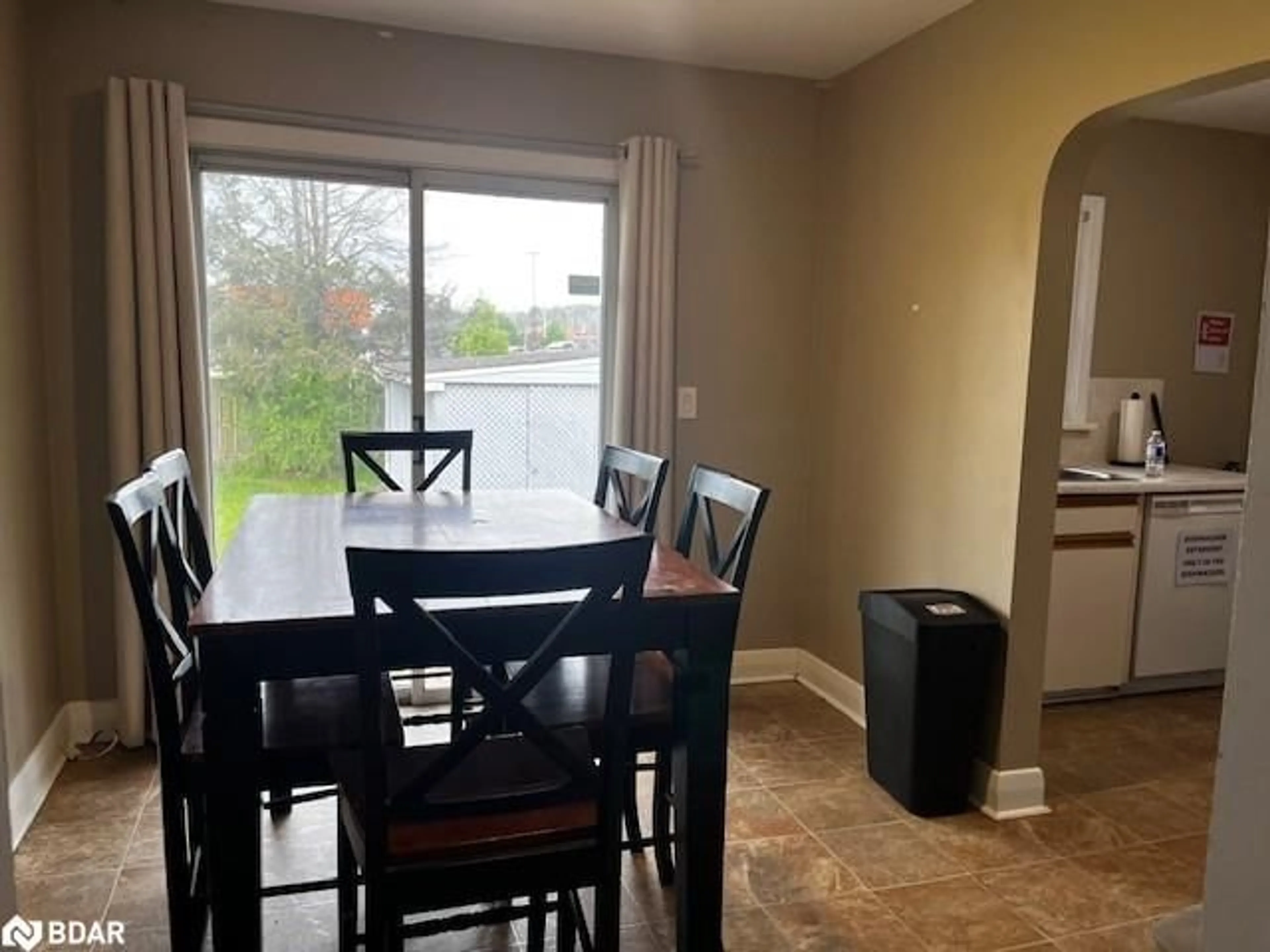Dining room, unknown for 121 Jacobson Ave, St. Catharines Ontario L2T 3A6