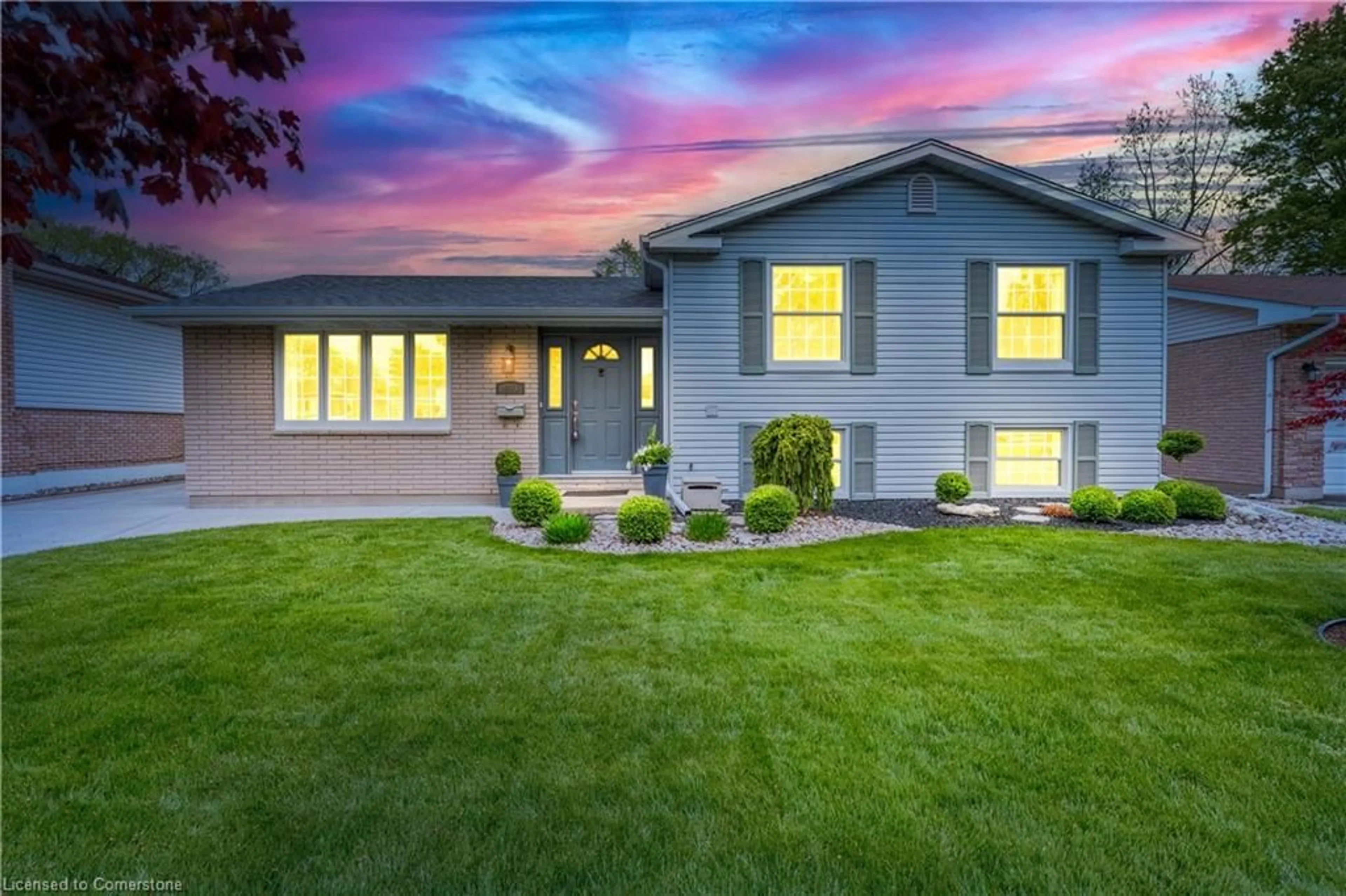 Home with vinyl exterior material, street for 990 Allandale Dr, Sarnia Ontario N7S 3E4