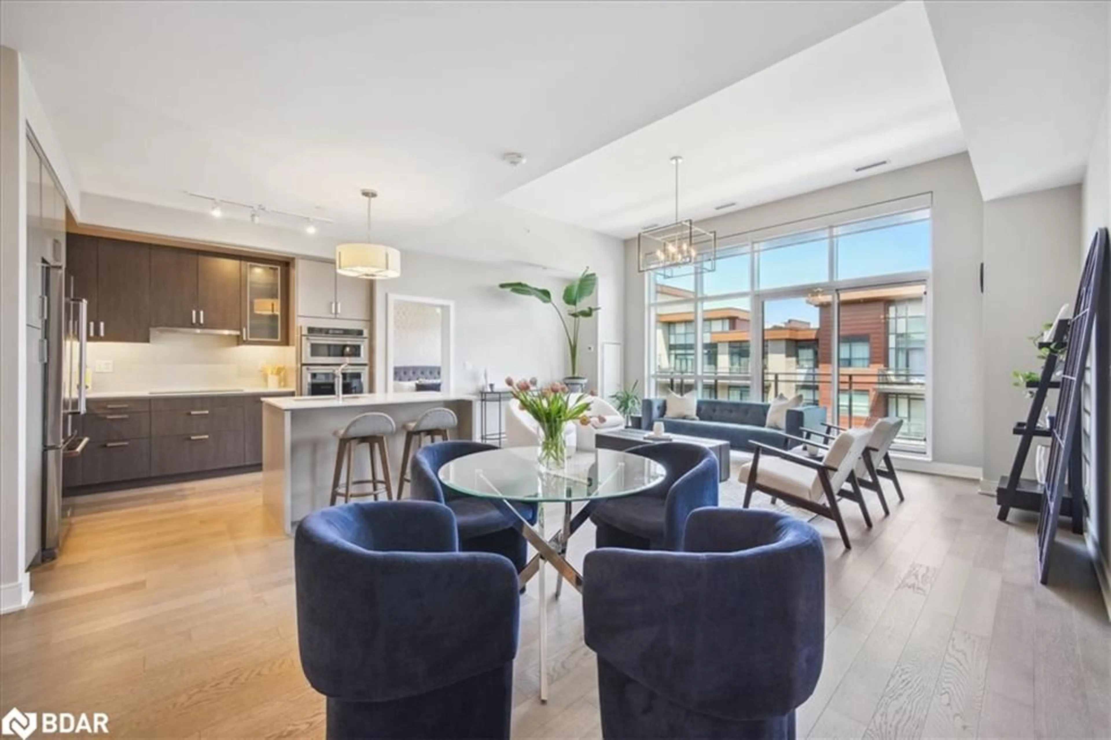 Open concept kitchen, unknown for 1575 Lakeshore Road West Rd #466, Mississauga Ontario L5J 0B1