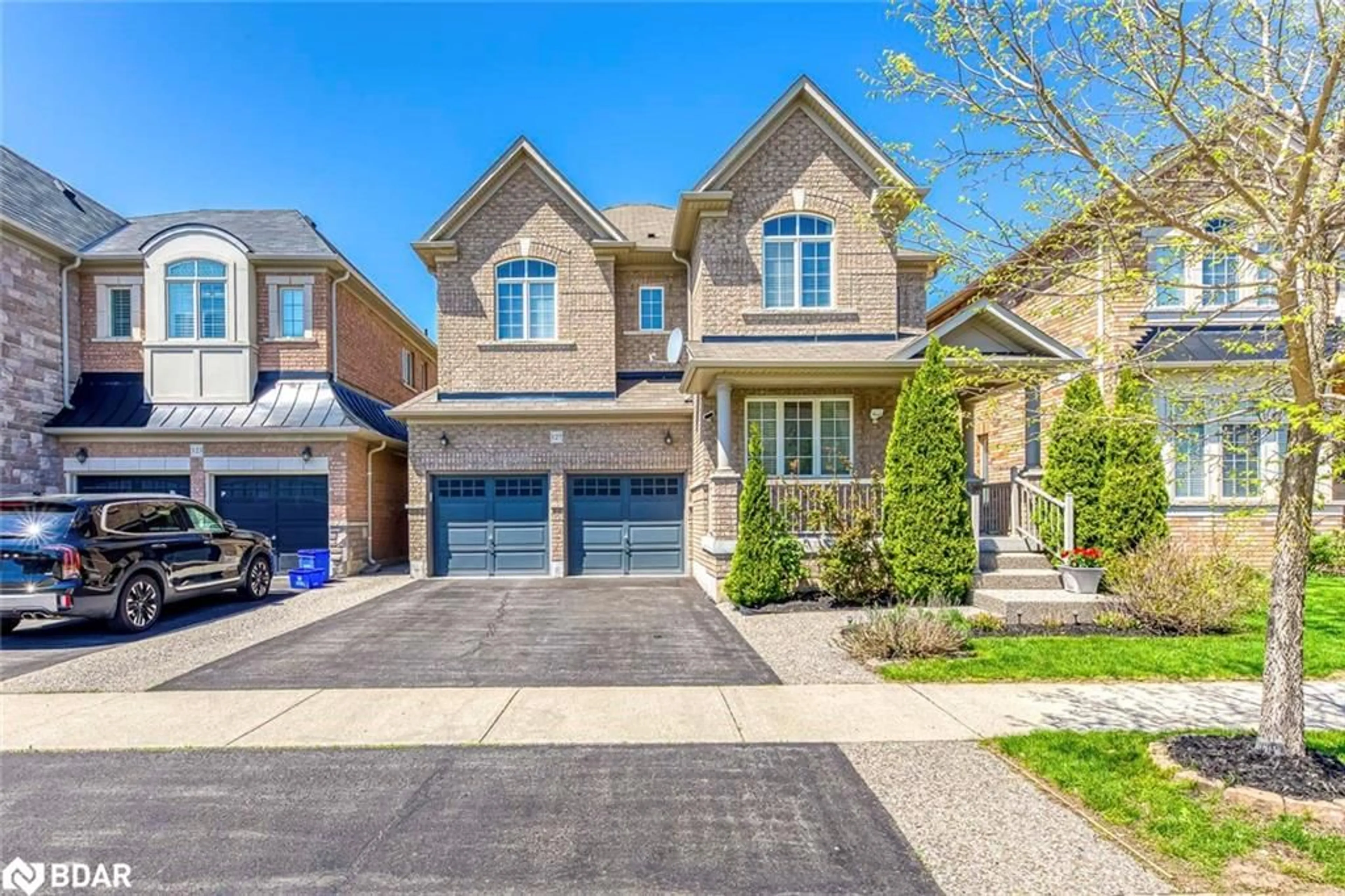 Home with brick exterior material, street for 127 Mcknight Ave, Hamilton Ontario L8B 0T7