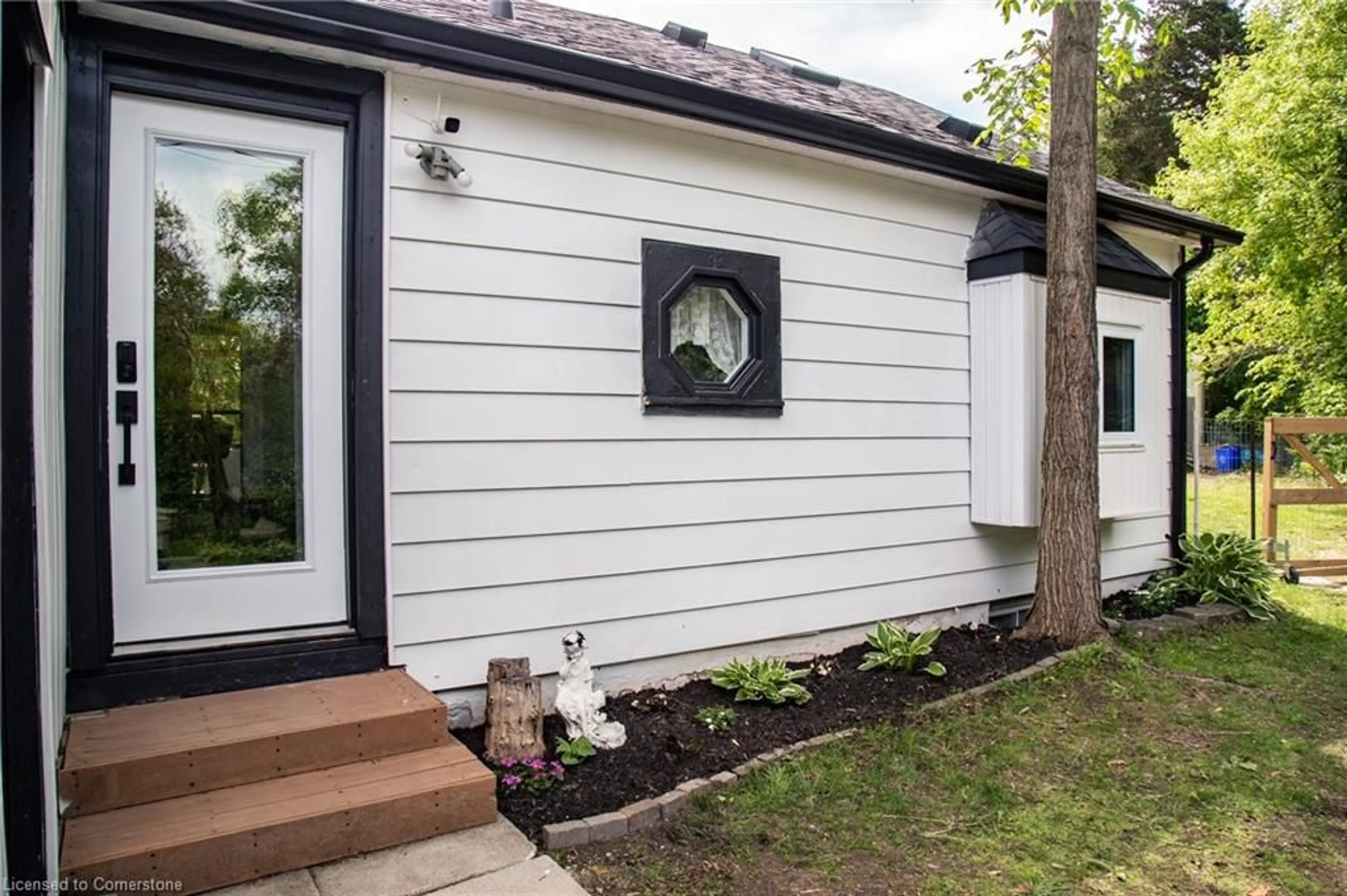 Home with vinyl exterior material, street for 948 Mcdowell Rd, Simcoe Ontario N3Y 4J9