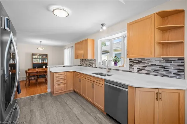 Additional property image - 193 Glenariff Dr