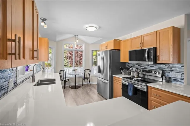 Additional property image - 193 Glenariff Dr