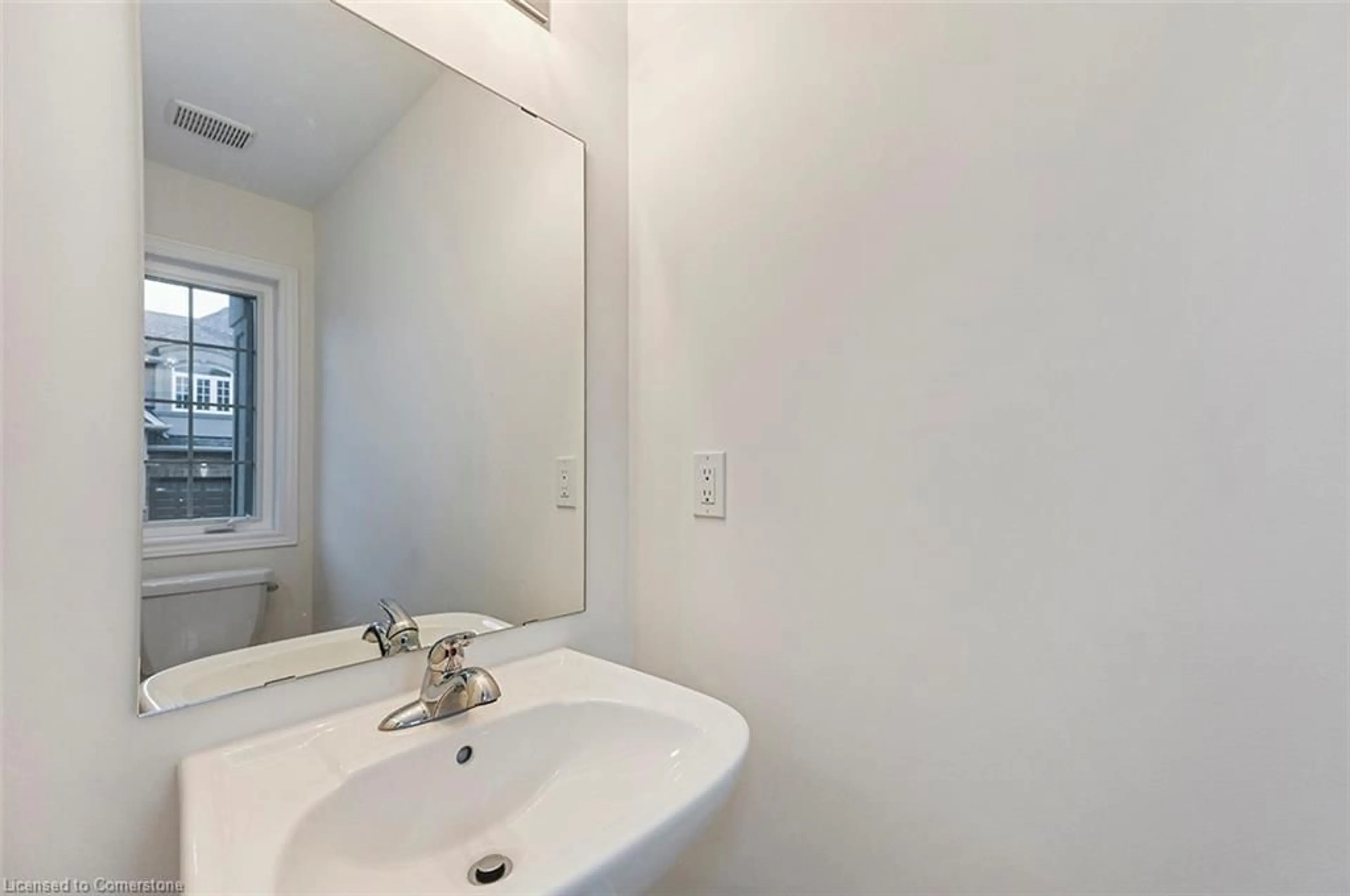 Standard bathroom, unknown for 46 Linden Park Lane, Hamilton Ontario L9A 1Y1