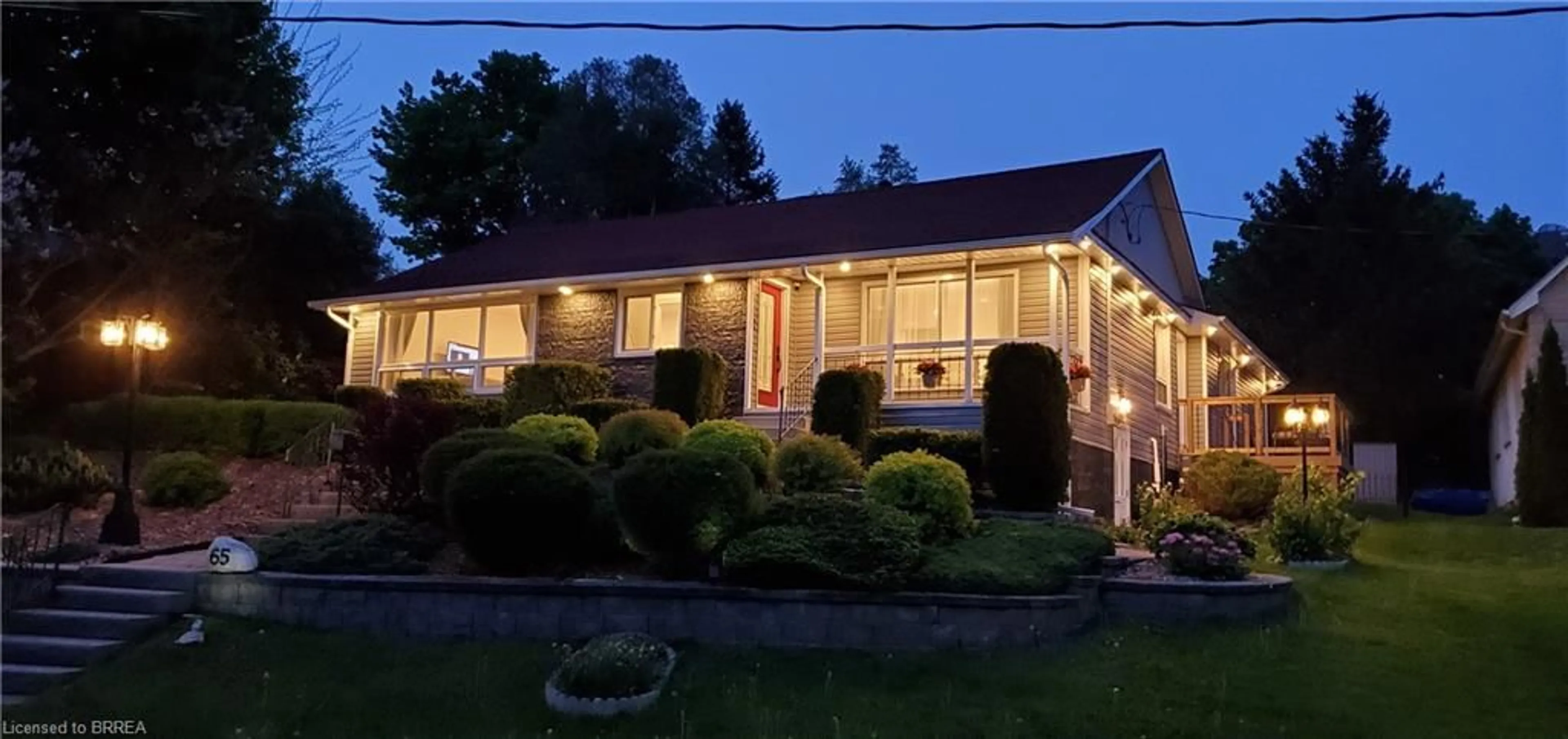 Unknown for 65 Broadway St, Paris Ontario N3L 2S7