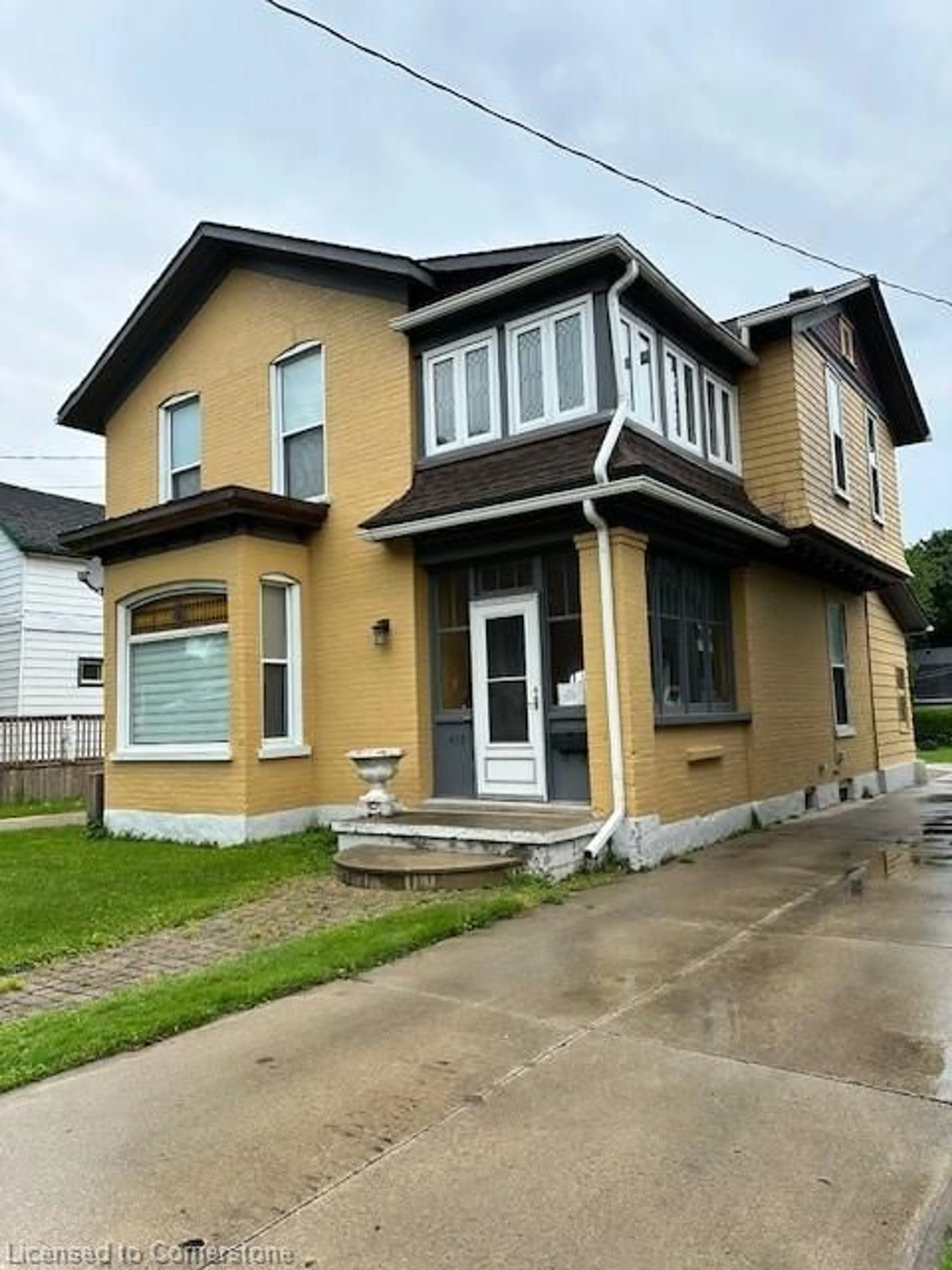 Home with vinyl exterior material, street for 439 Main St, Listowel Ontario N4W 1A7