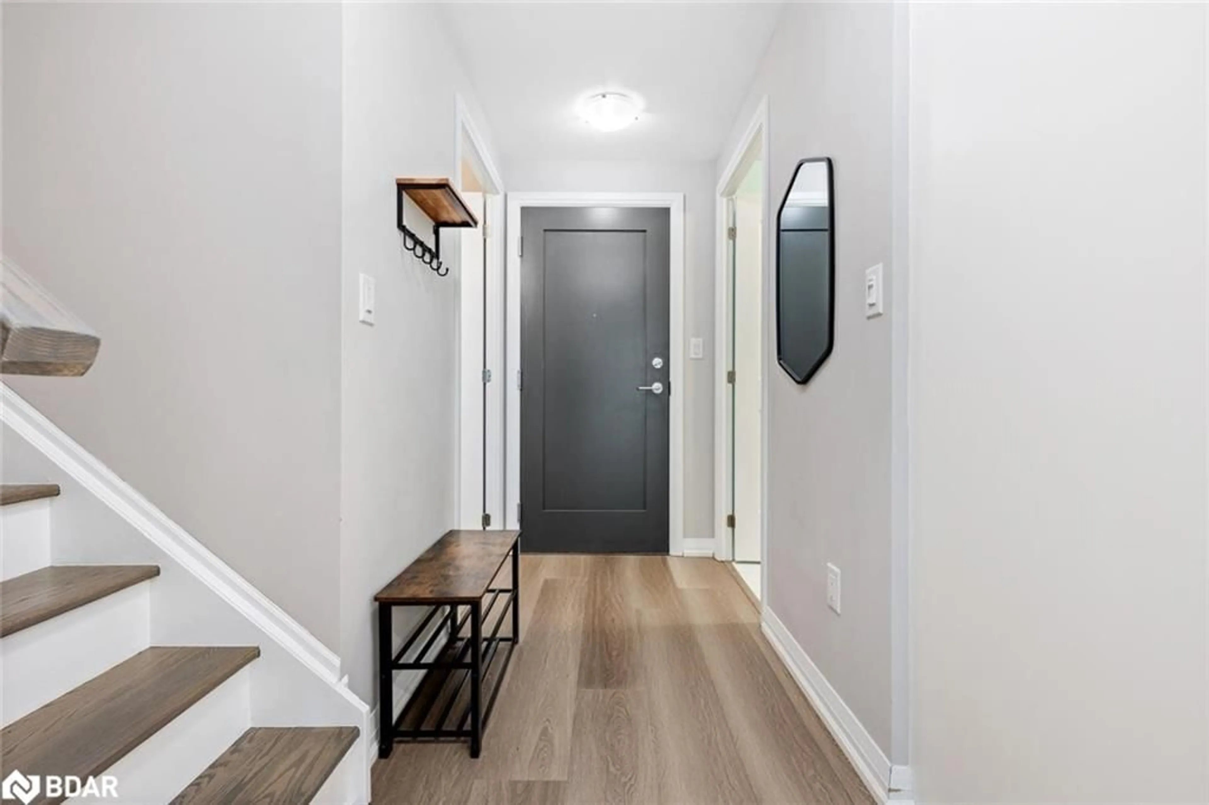 Indoor entryway for 5025 Four Springs Avenue #111, Mississauga Ontario L5R 0G5