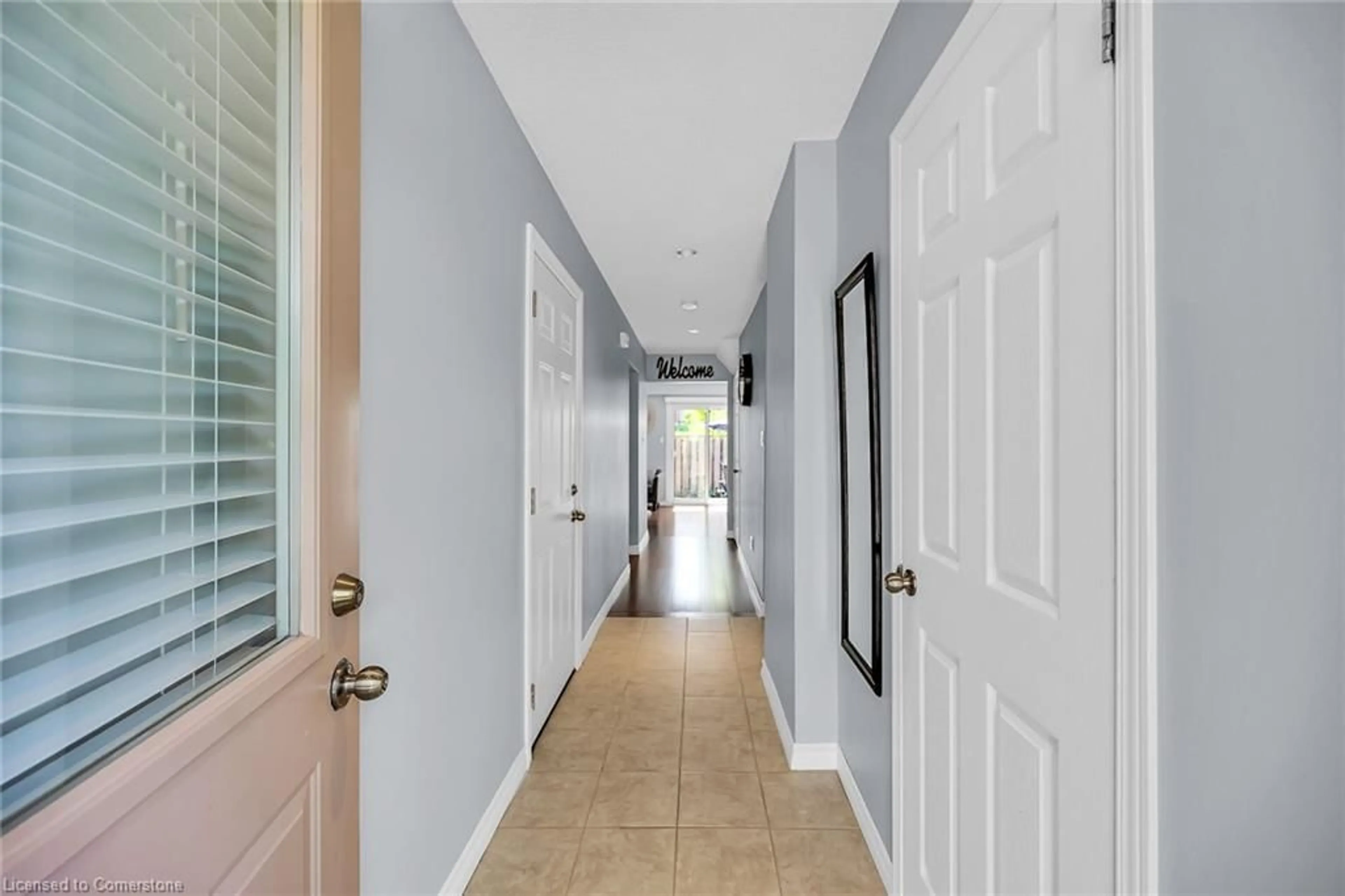 Indoor entryway for 386 Highland Rd #38, Stoney Creek Ontario L8J 3P9